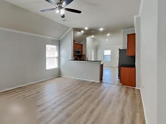 5833 Zachary Scott St Property Photo 3