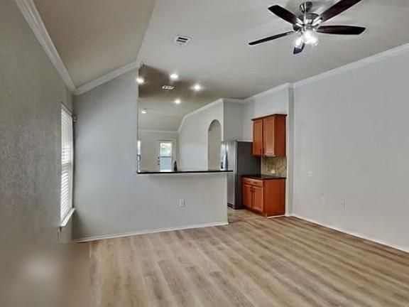 5833 Zachary Scott St Property Photo 5