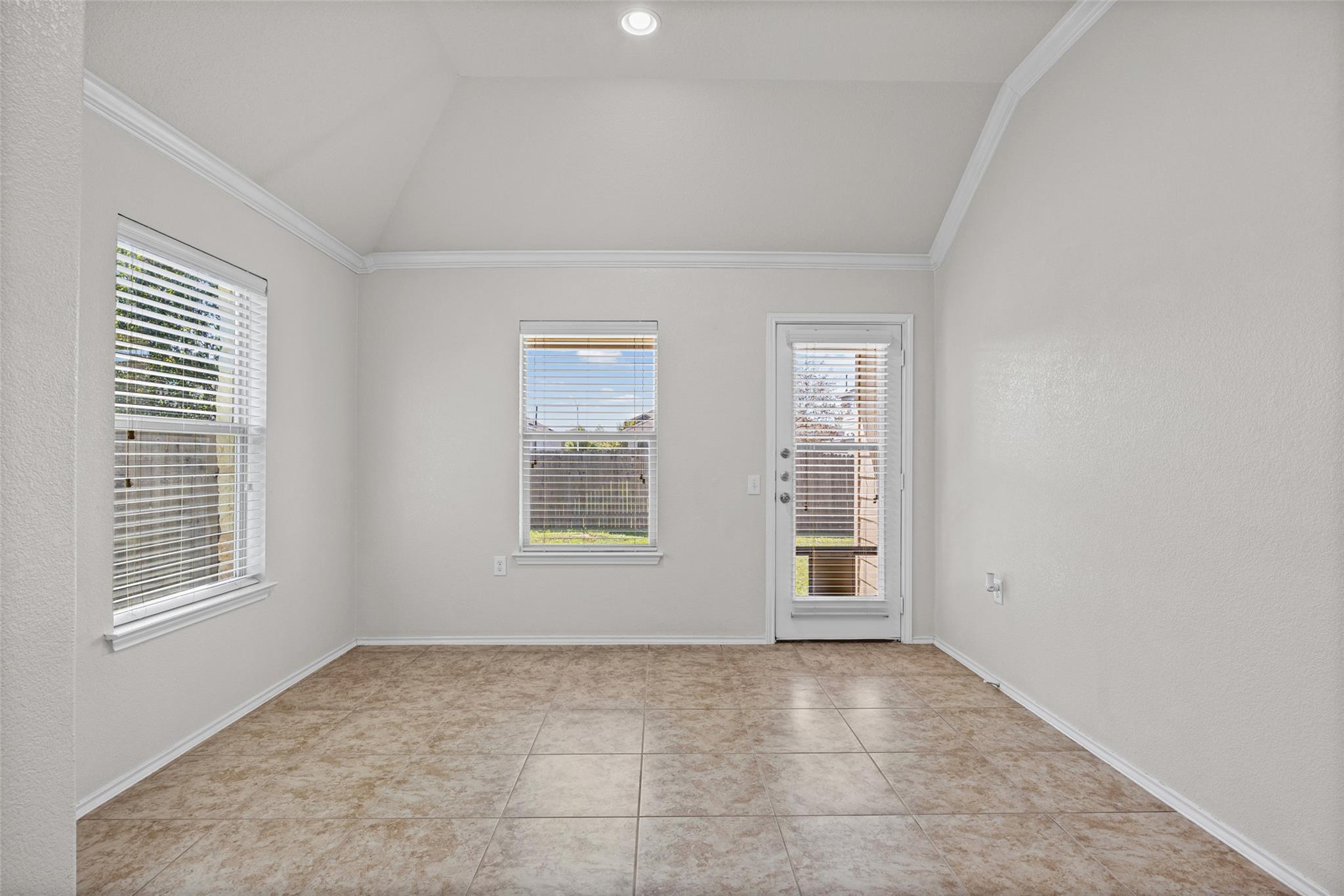 5833 Zachary Scott St Property Photo 10
