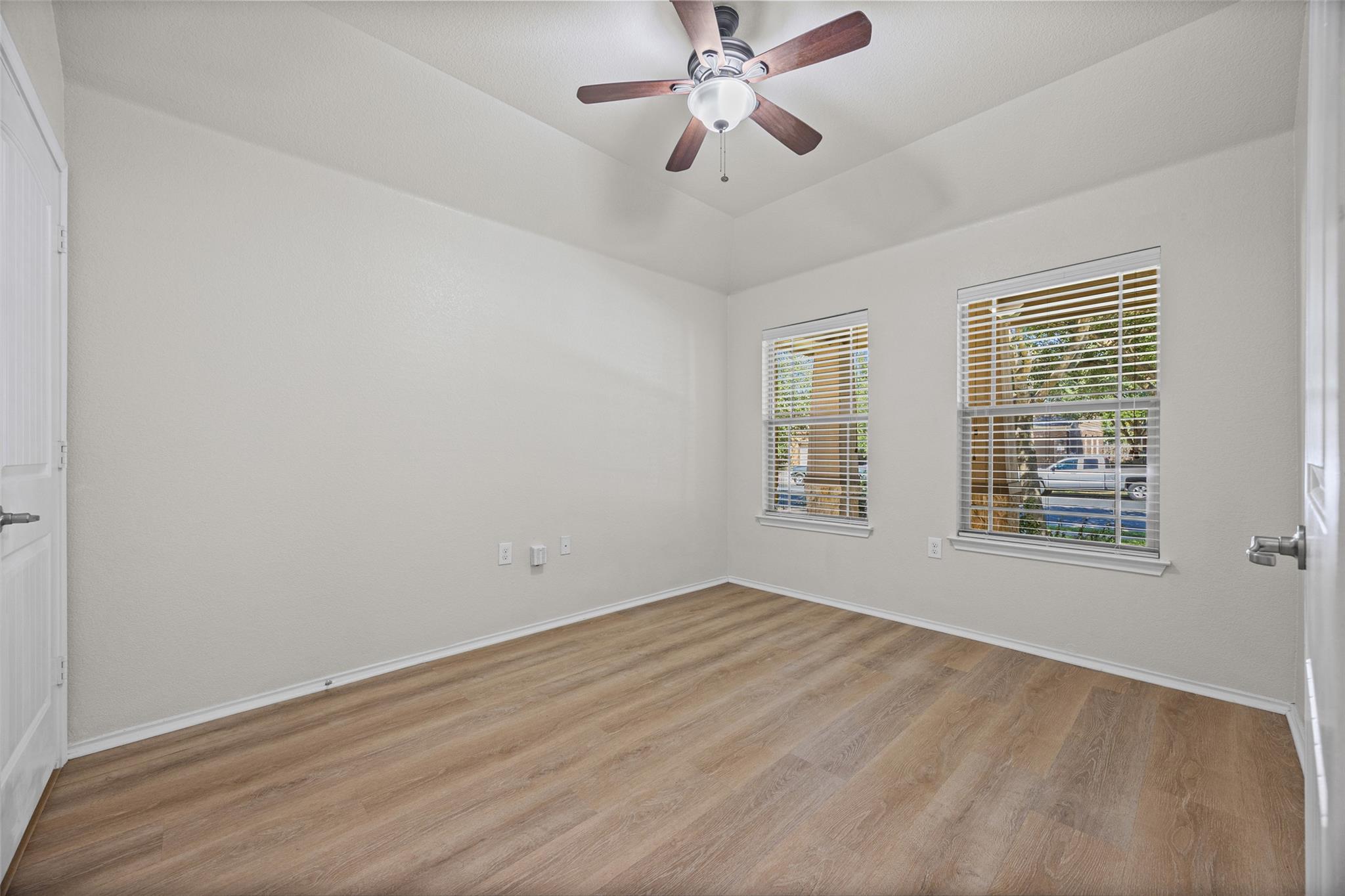 5833 Zachary Scott St Property Photo 12