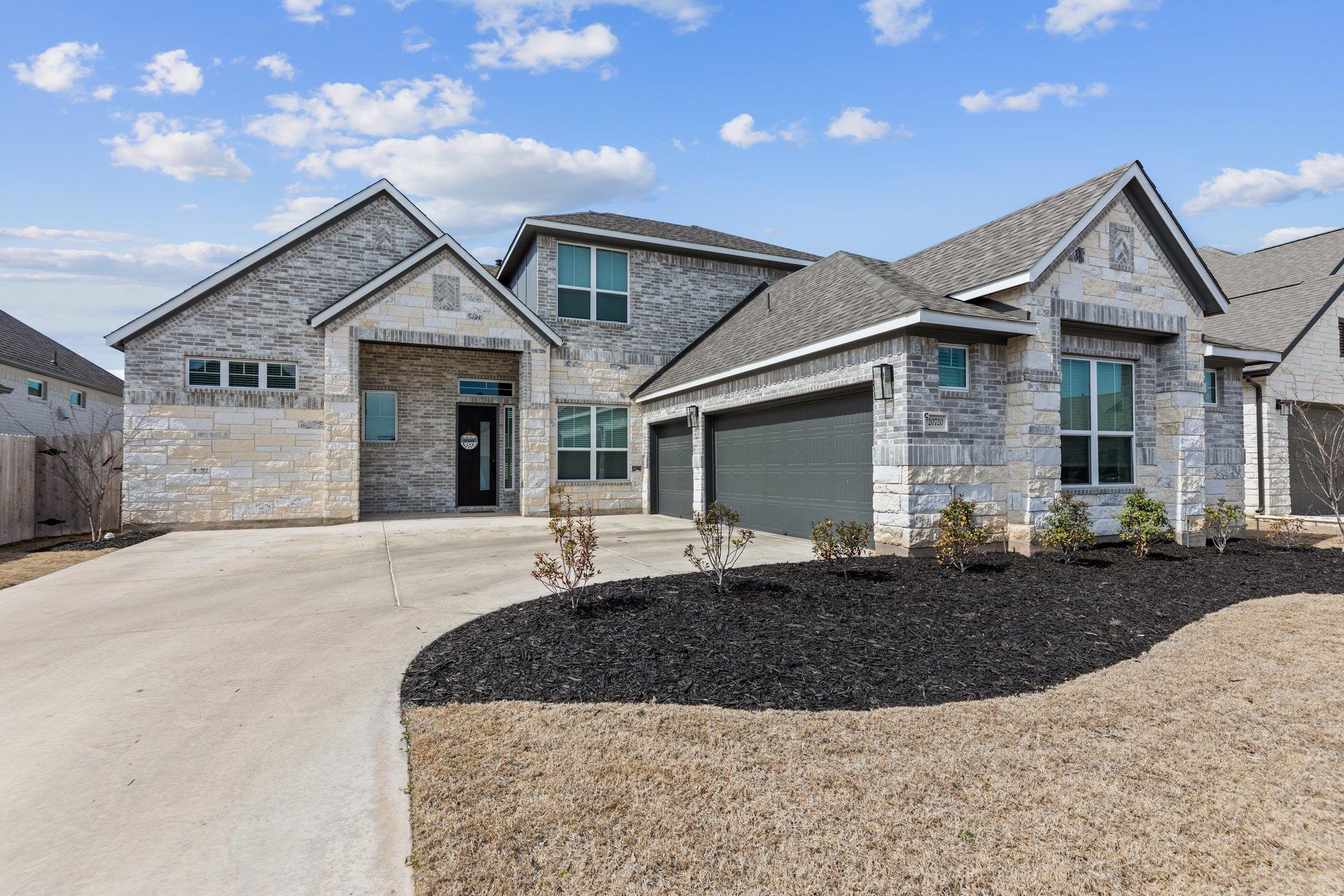 20720 Dustin Ln Property Photo
