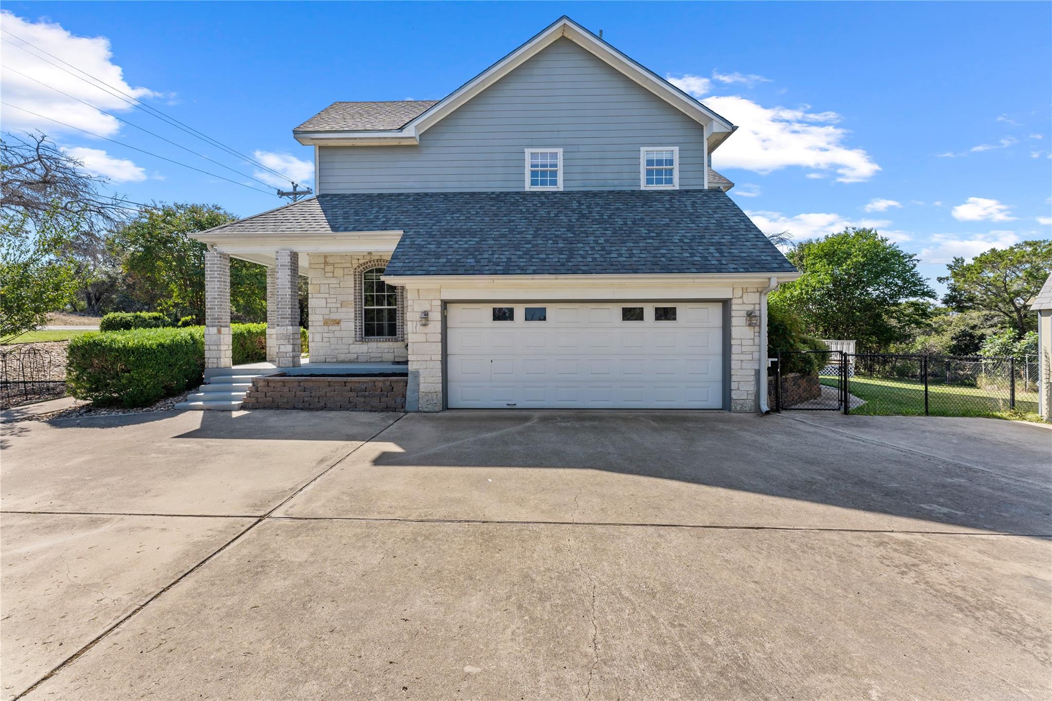 16047 Charlya Dr Property Photo 8