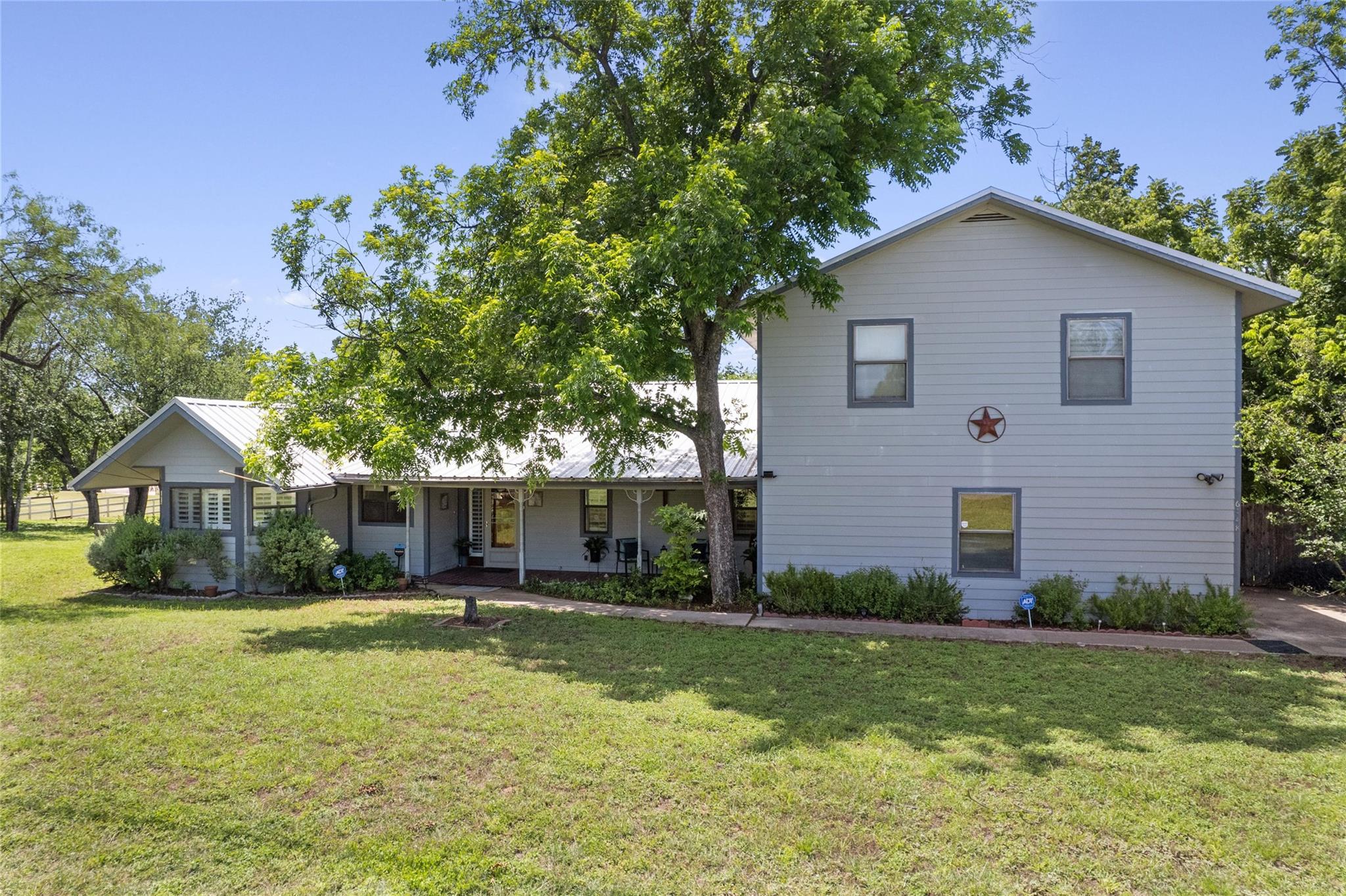 6448 River Oaks Dr Property Photo 3