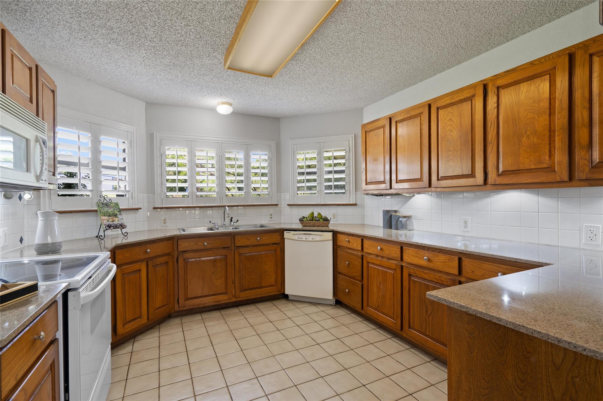 6448 River Oaks Dr Property Photo 14