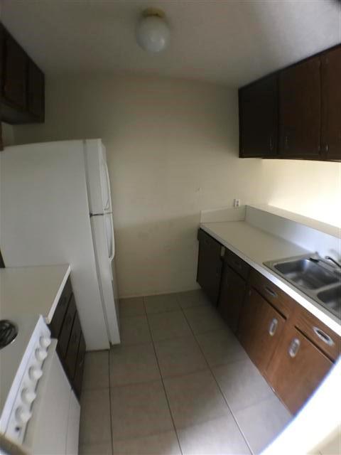 630 Maiden Ln G Property Photo 3