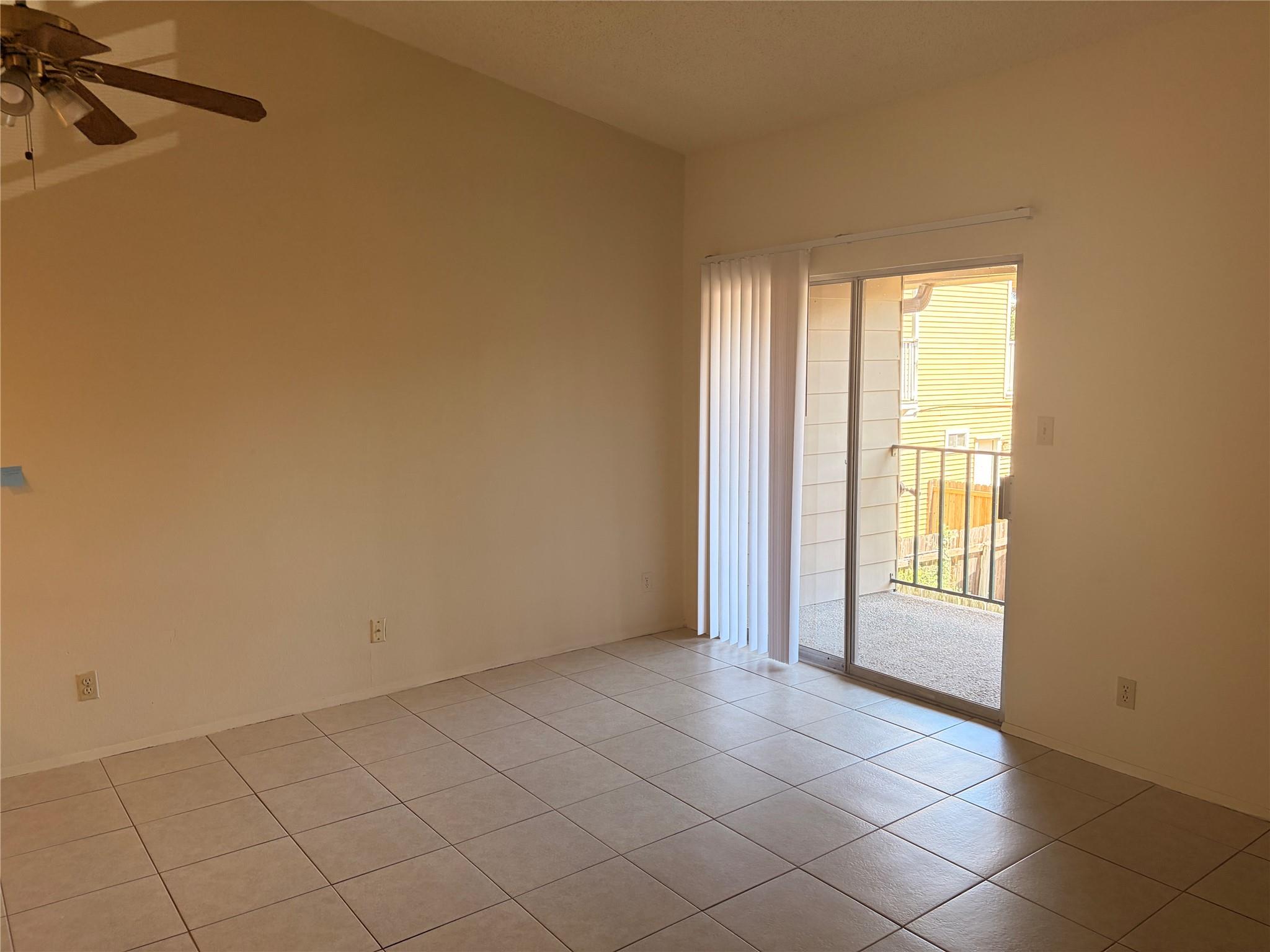 630 Maiden Ln #g Property Photo 3