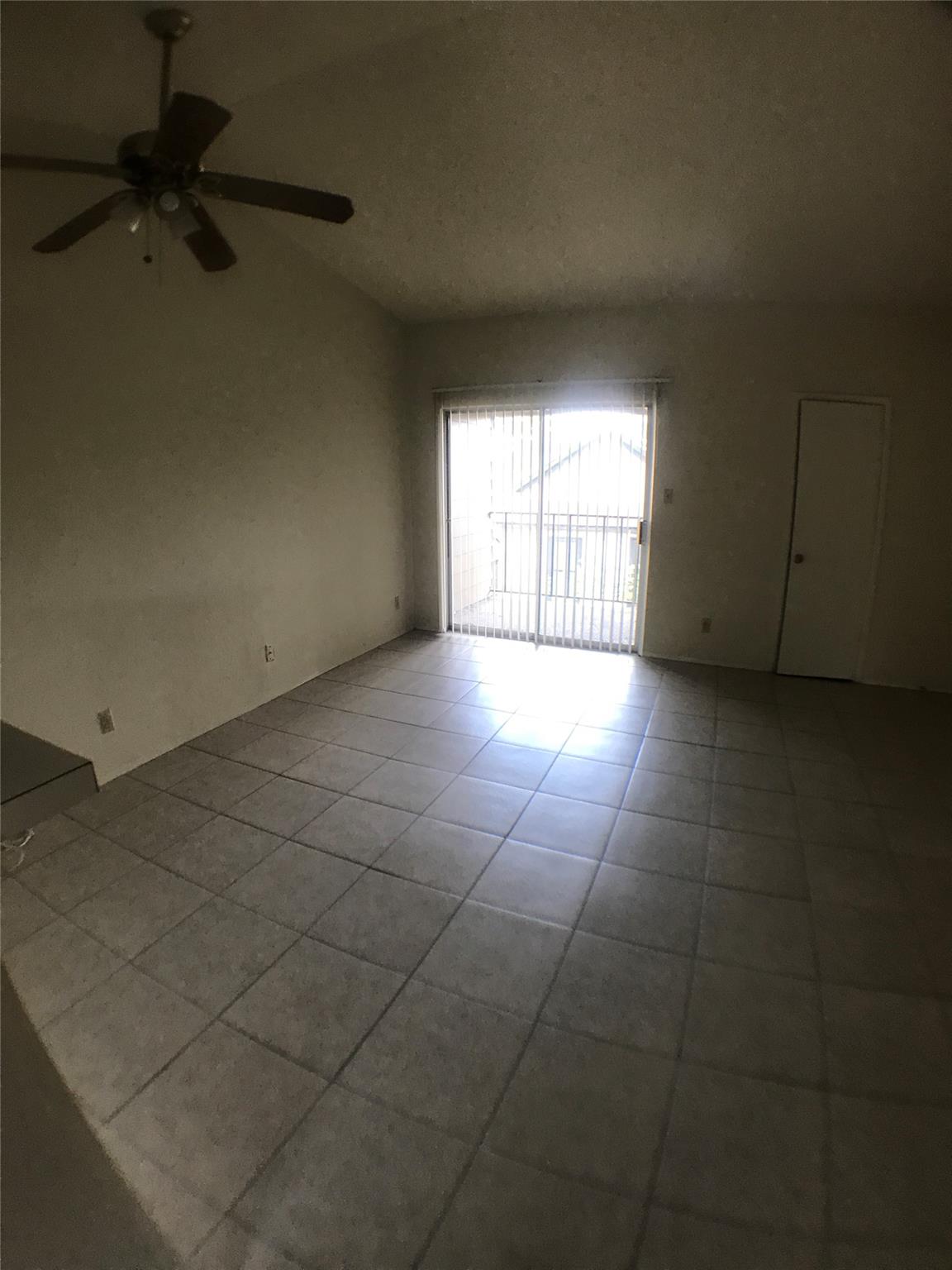 630 Maiden Ln G Property Photo 5