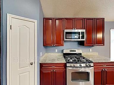 1209 Marigold Way Property Photo 6