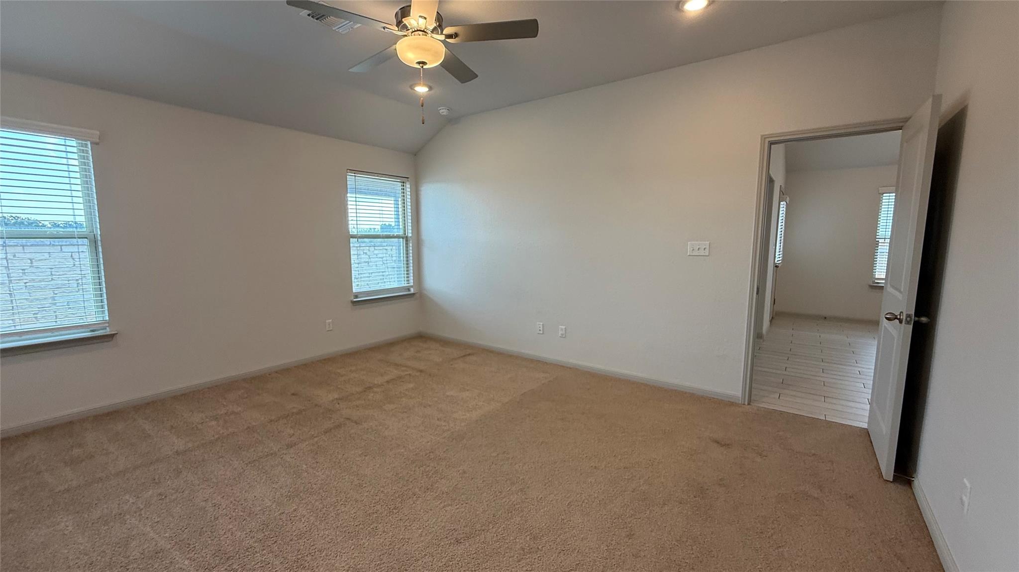125 Woods Edge Ln Property Photo 7