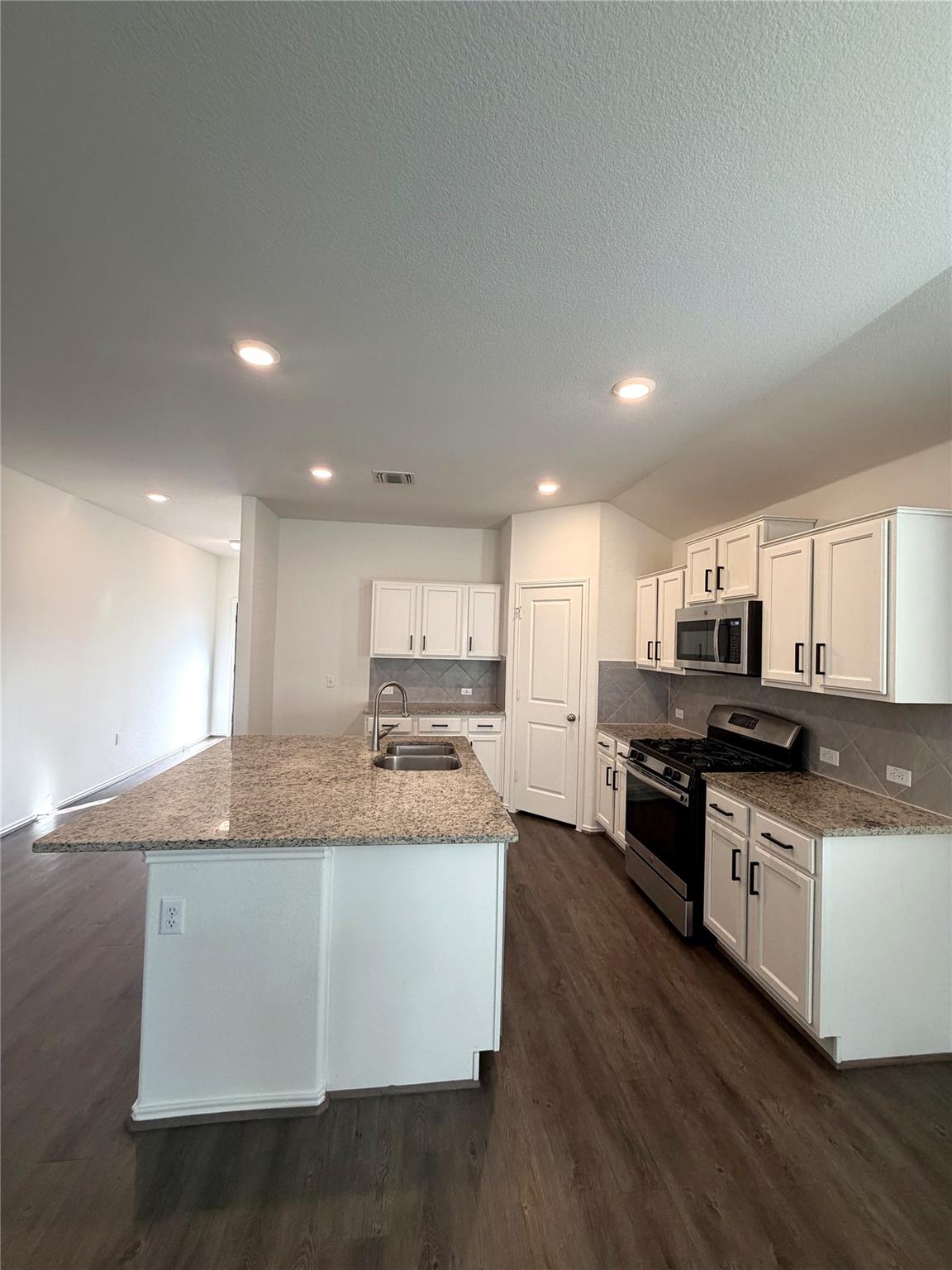 15400 Summer Ray Dr Property Photo 13