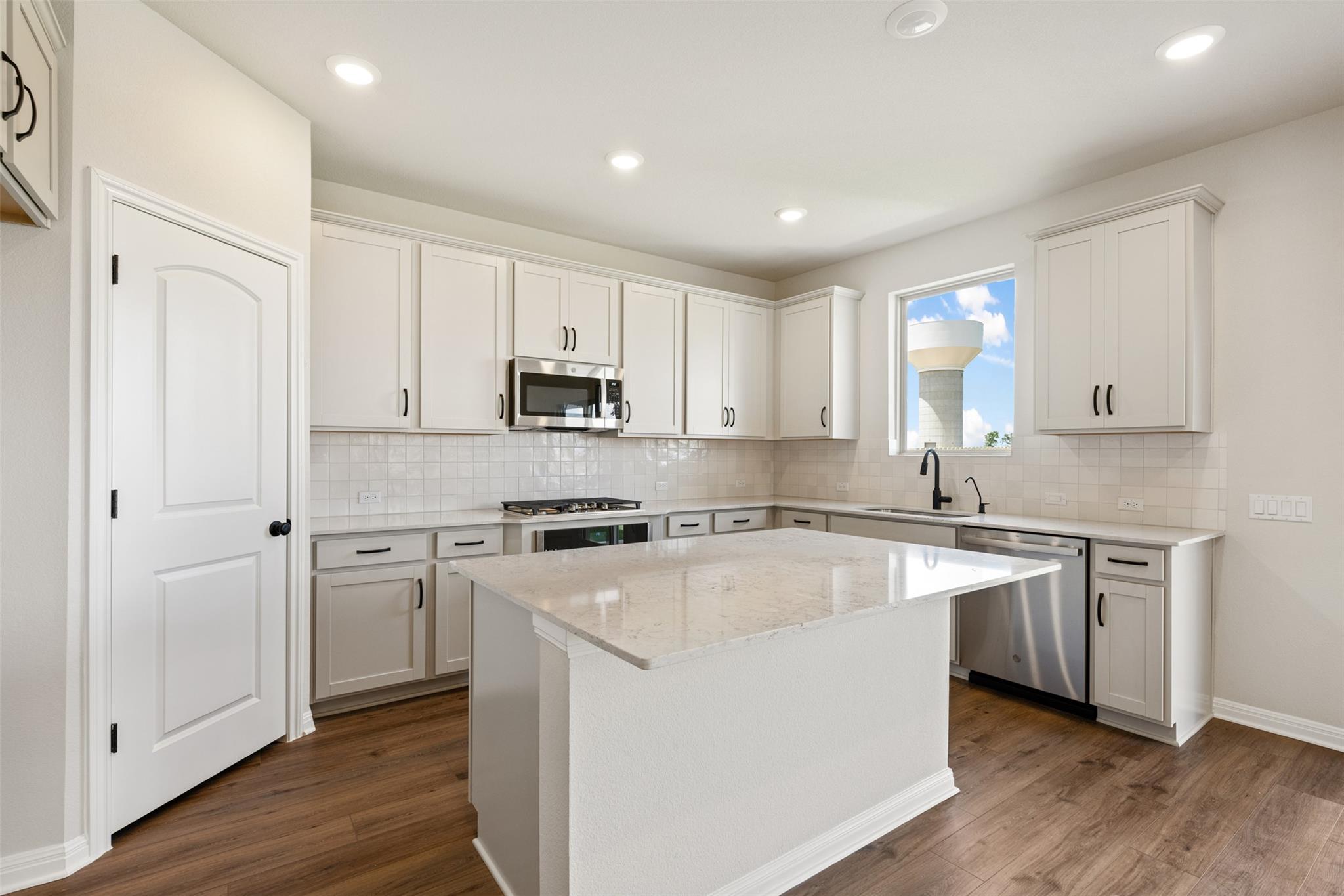 121 Jans Way Property Photo 18