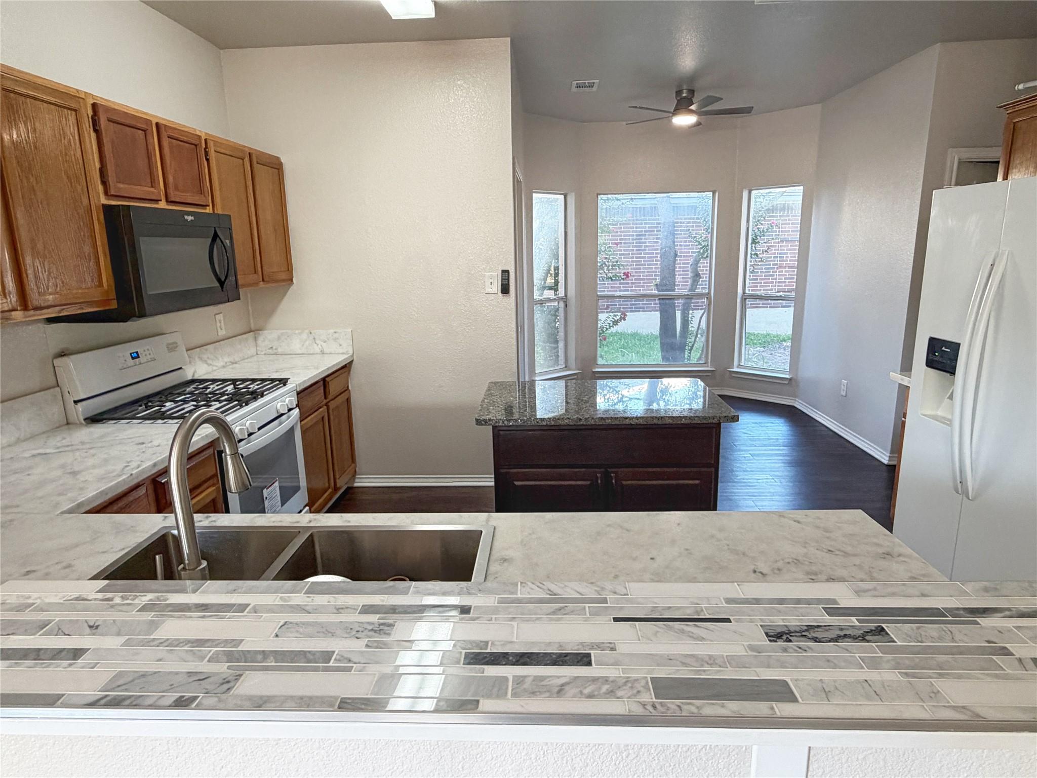 1114 Black Locust Dr Property Photo 6