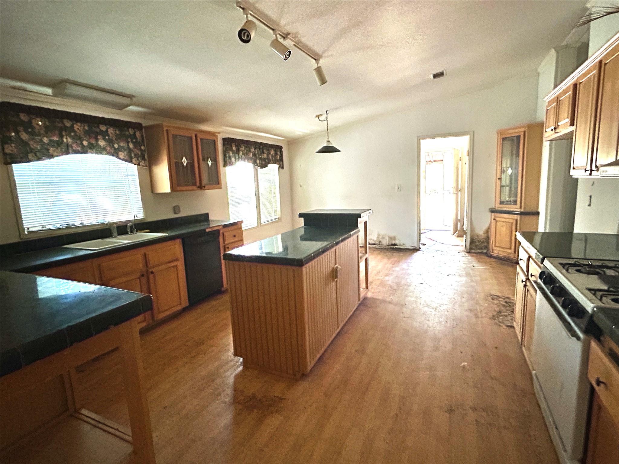 223 Foothill Rd Property Photo 13