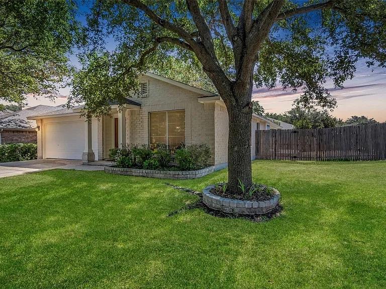 16601 Jadestone Dr Property Photo 1