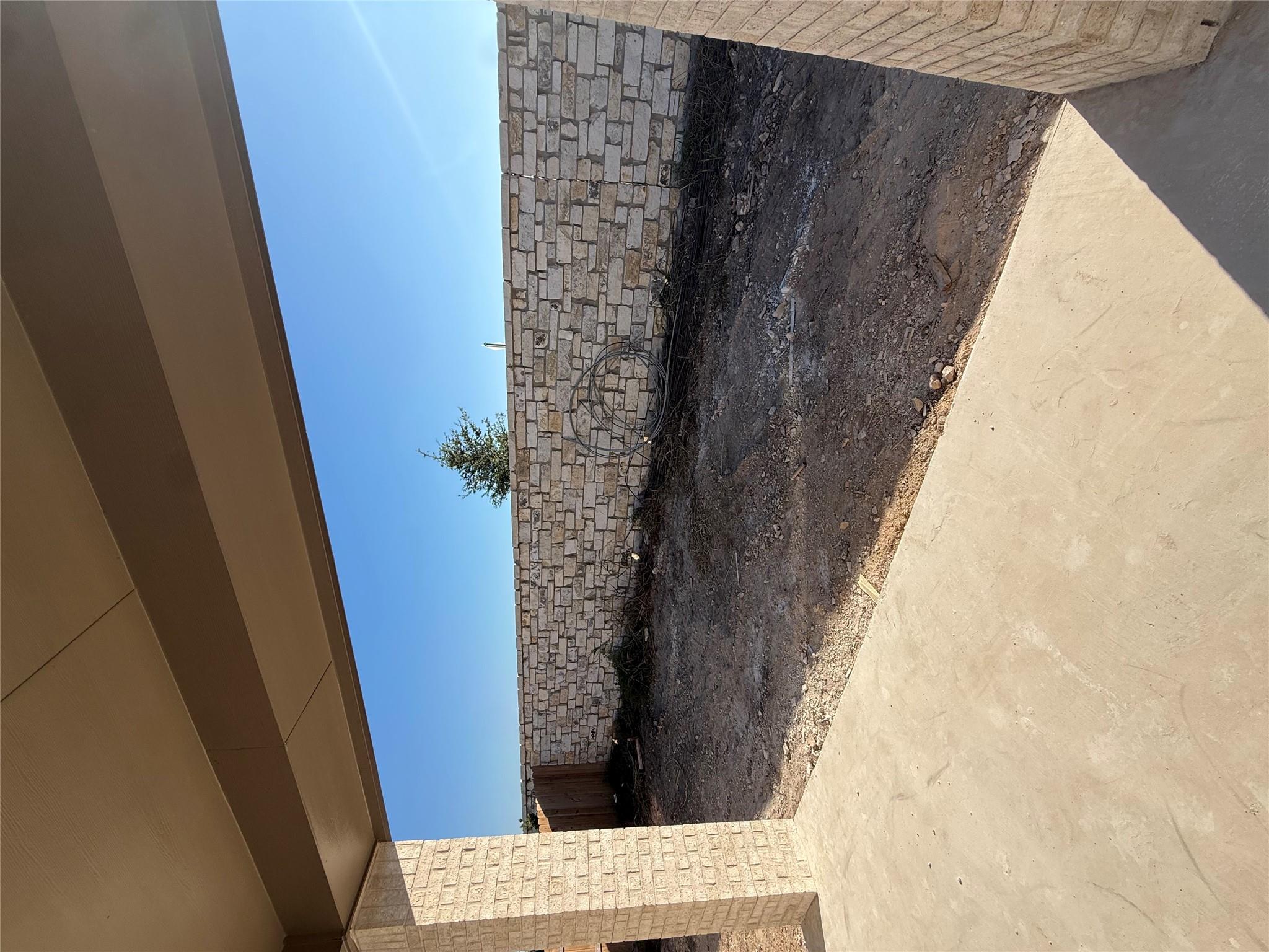 161 High Rock Pass Property Photo 6