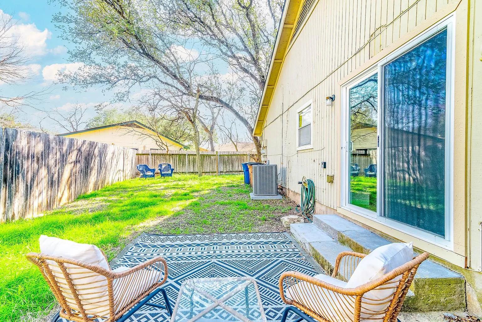 5405 Brompton Cir #b Property Photo 8