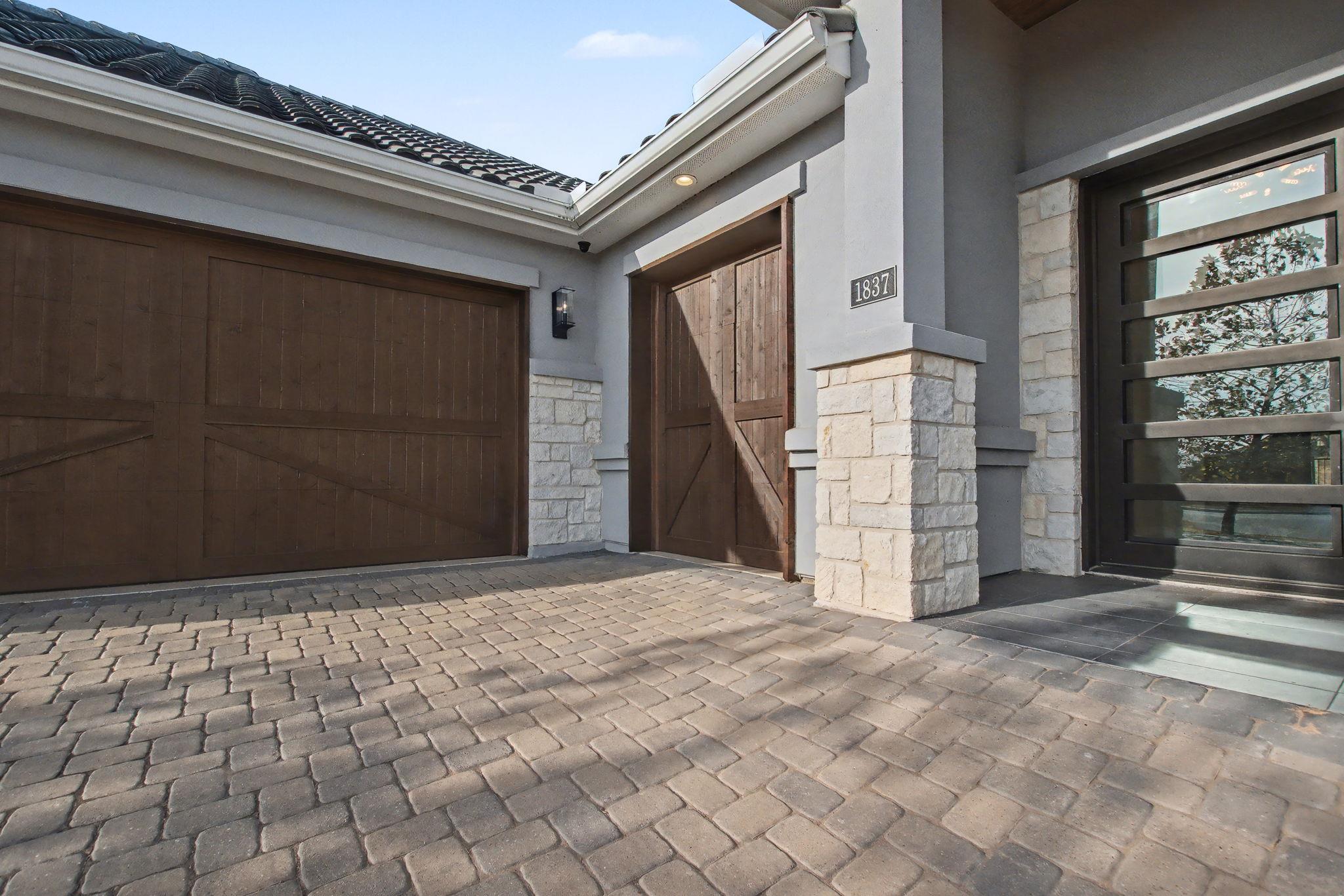 1837 Art Adams Way Property Photo 4