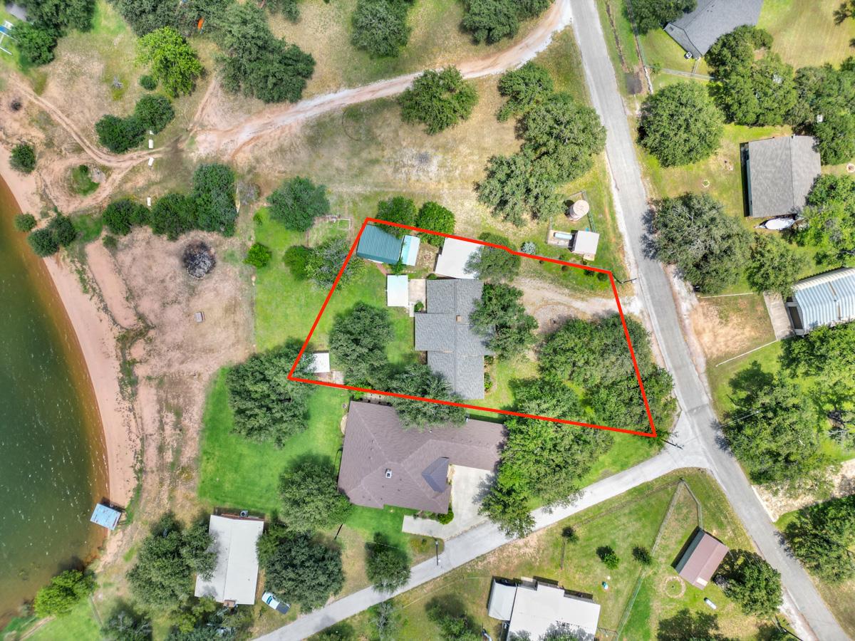 105 Agarita Dr Property Photo 8