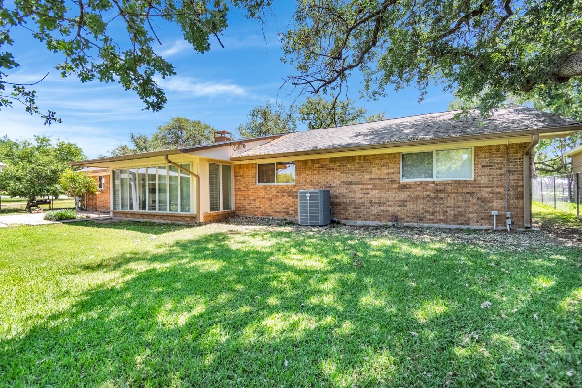 105 Agarita Dr Property Photo 11