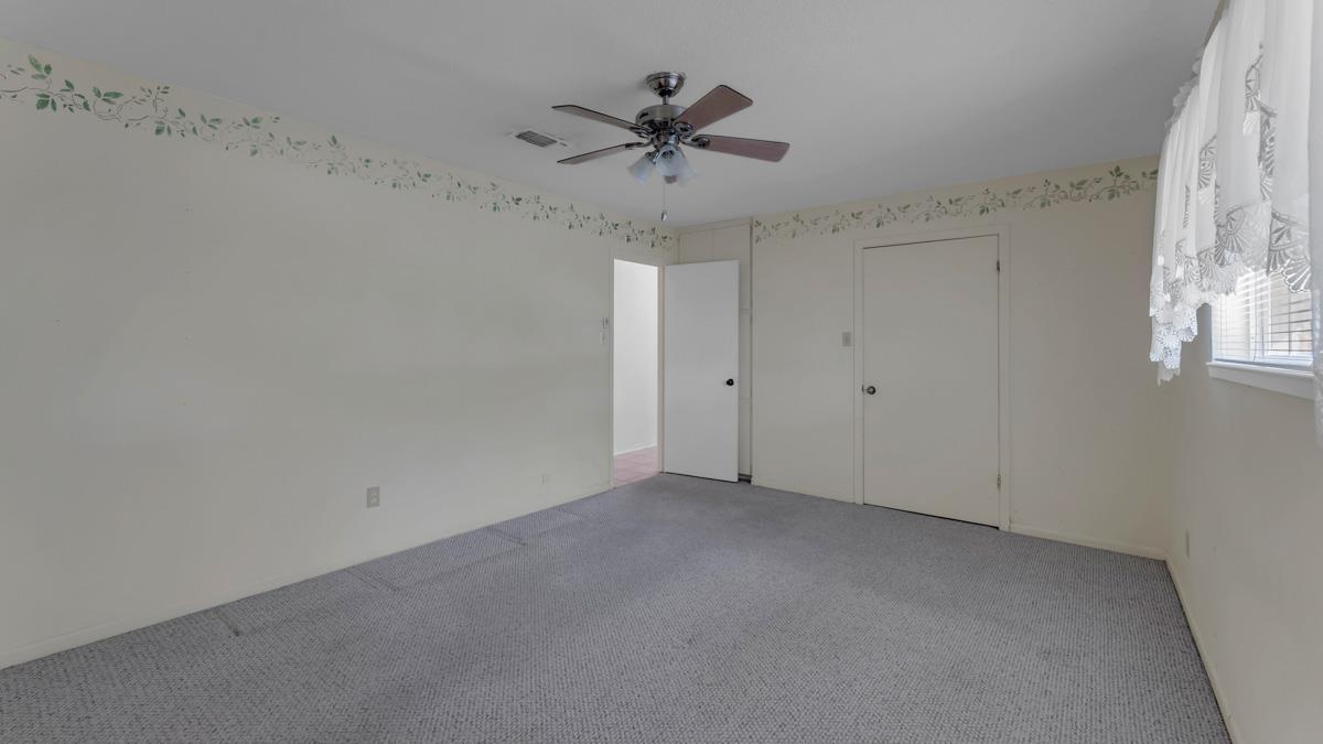 105 Agarita Dr Property Photo 32