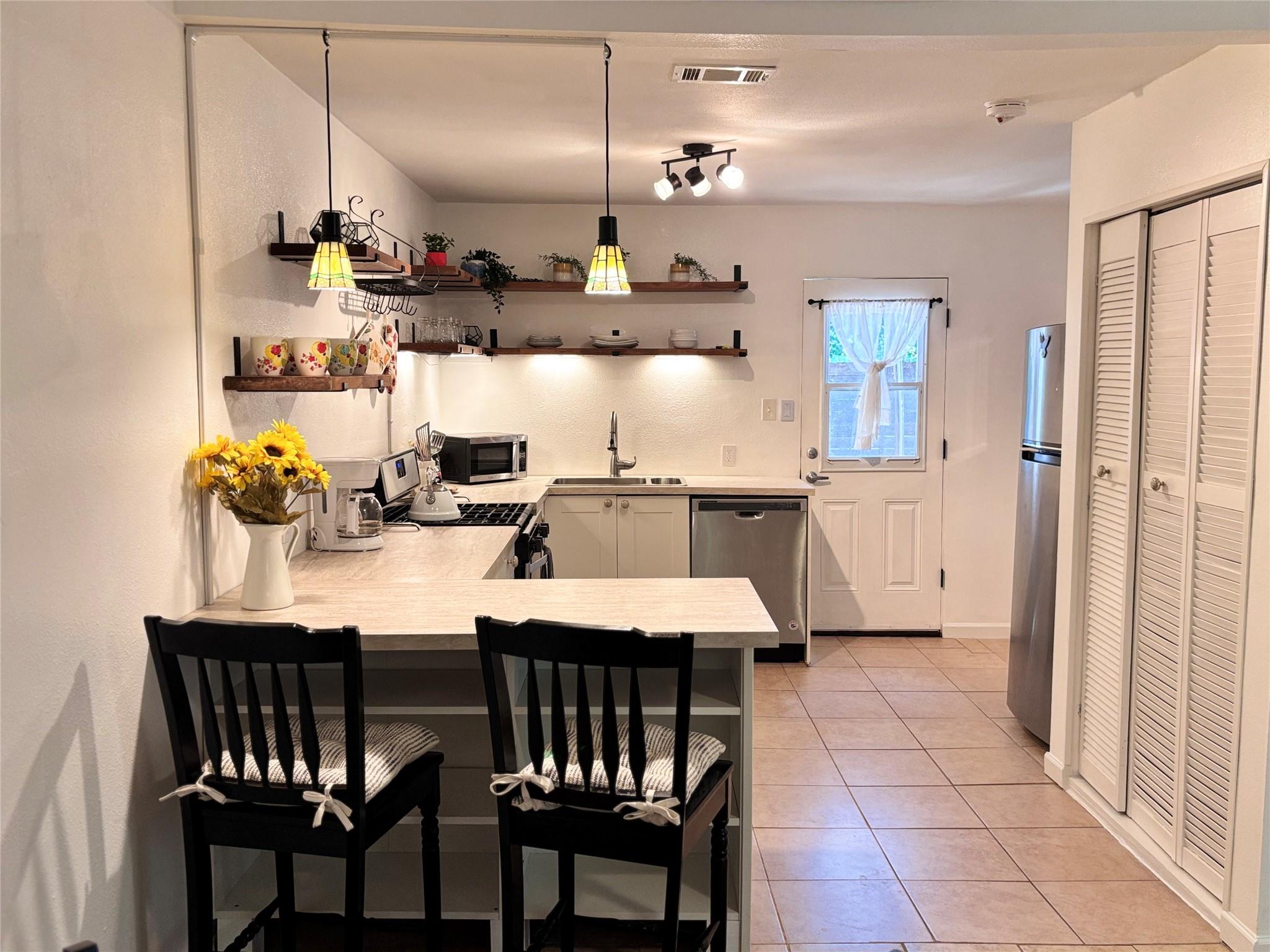 5414 Bolm Rd #b Property Photo 3