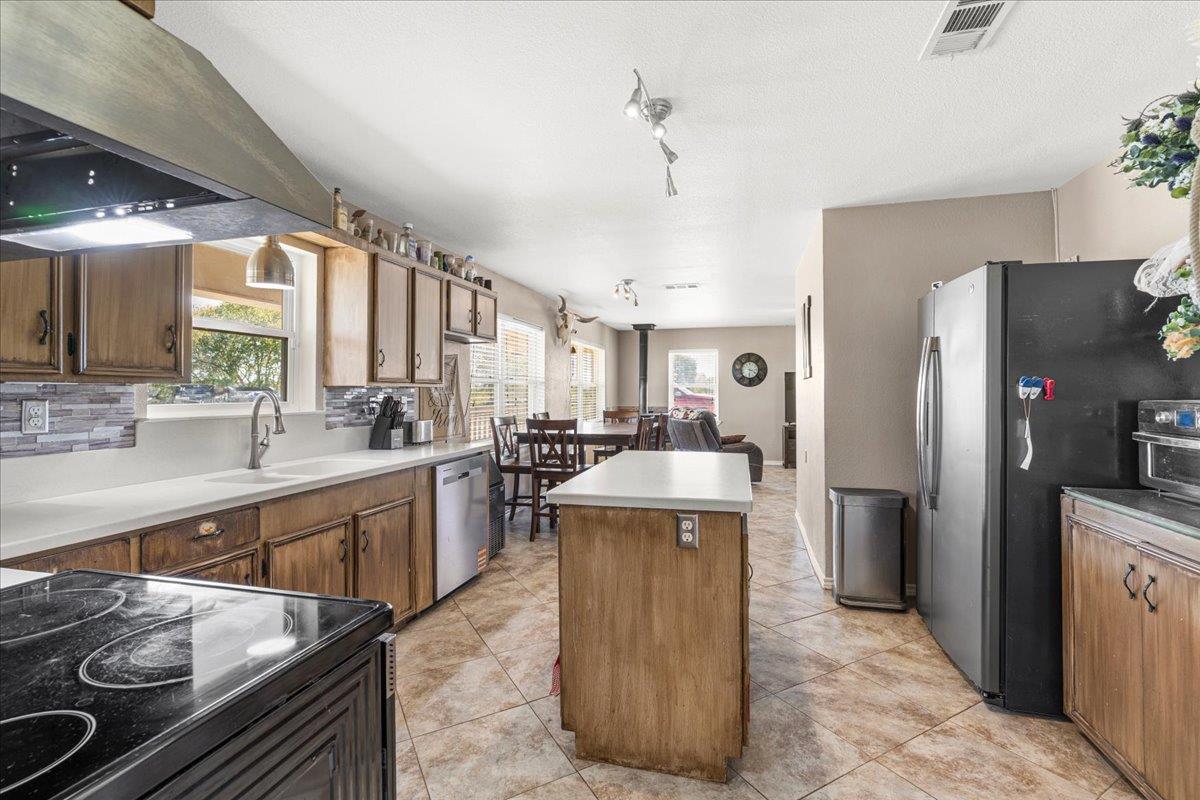 12270 Fm 642 None Property Photo 11