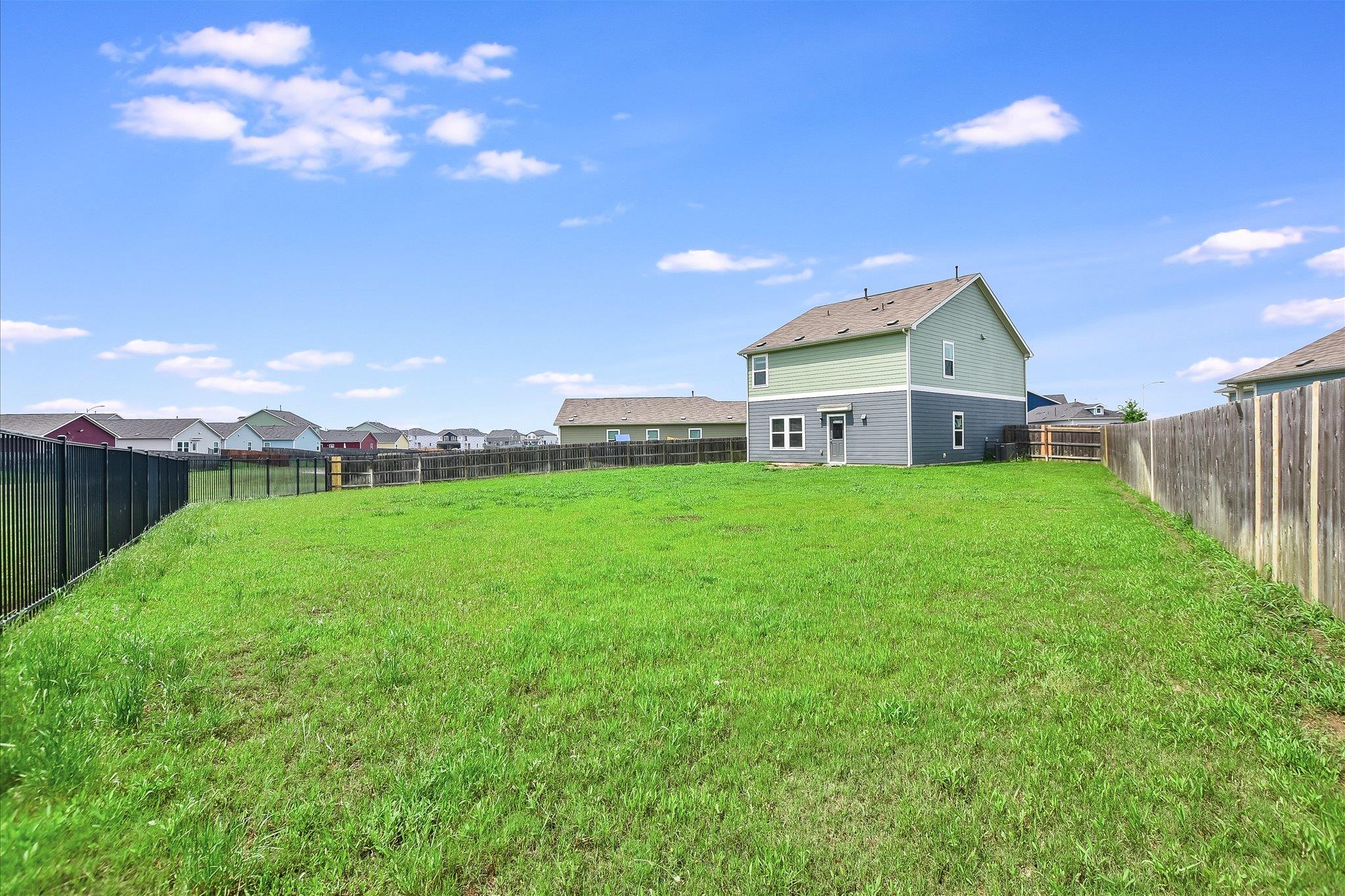 15401 Solstice Cv Property Photo 2