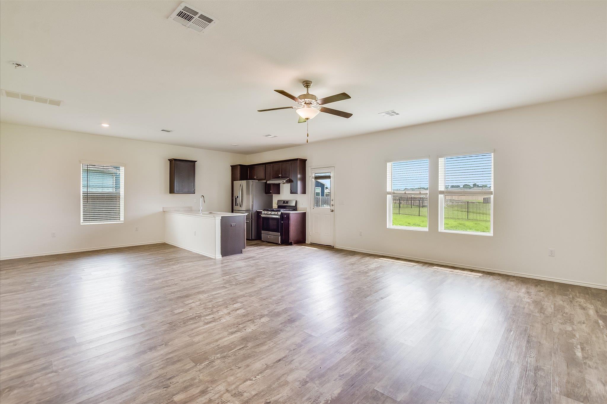 15401 Solstice Cv Property Photo 6