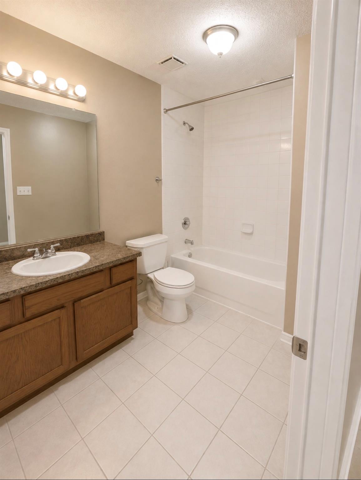 16405 Lone Wolf Dr Property Photo 2