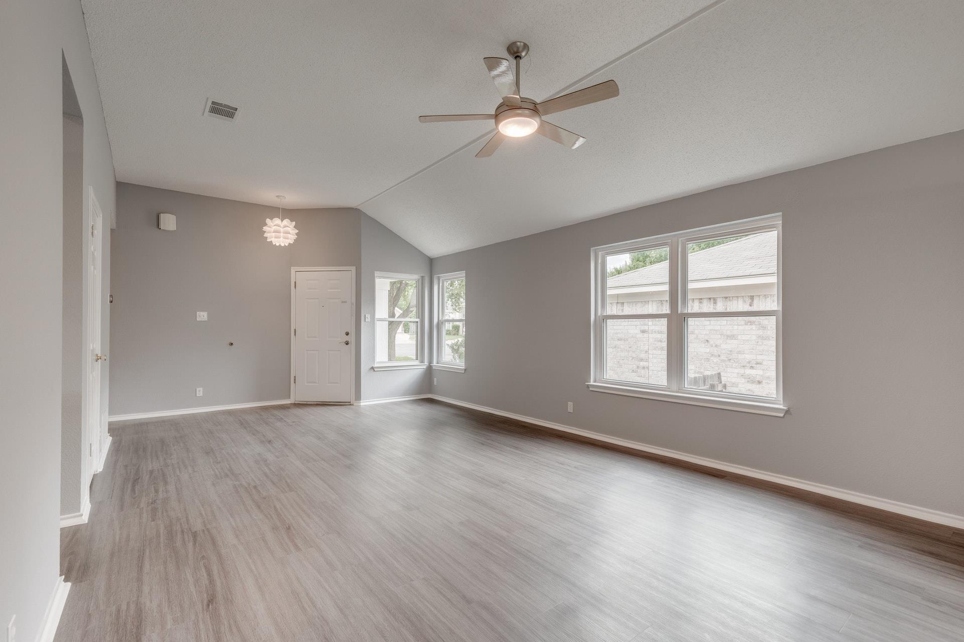 16809 Bailey Jean Dr Property Photo 3