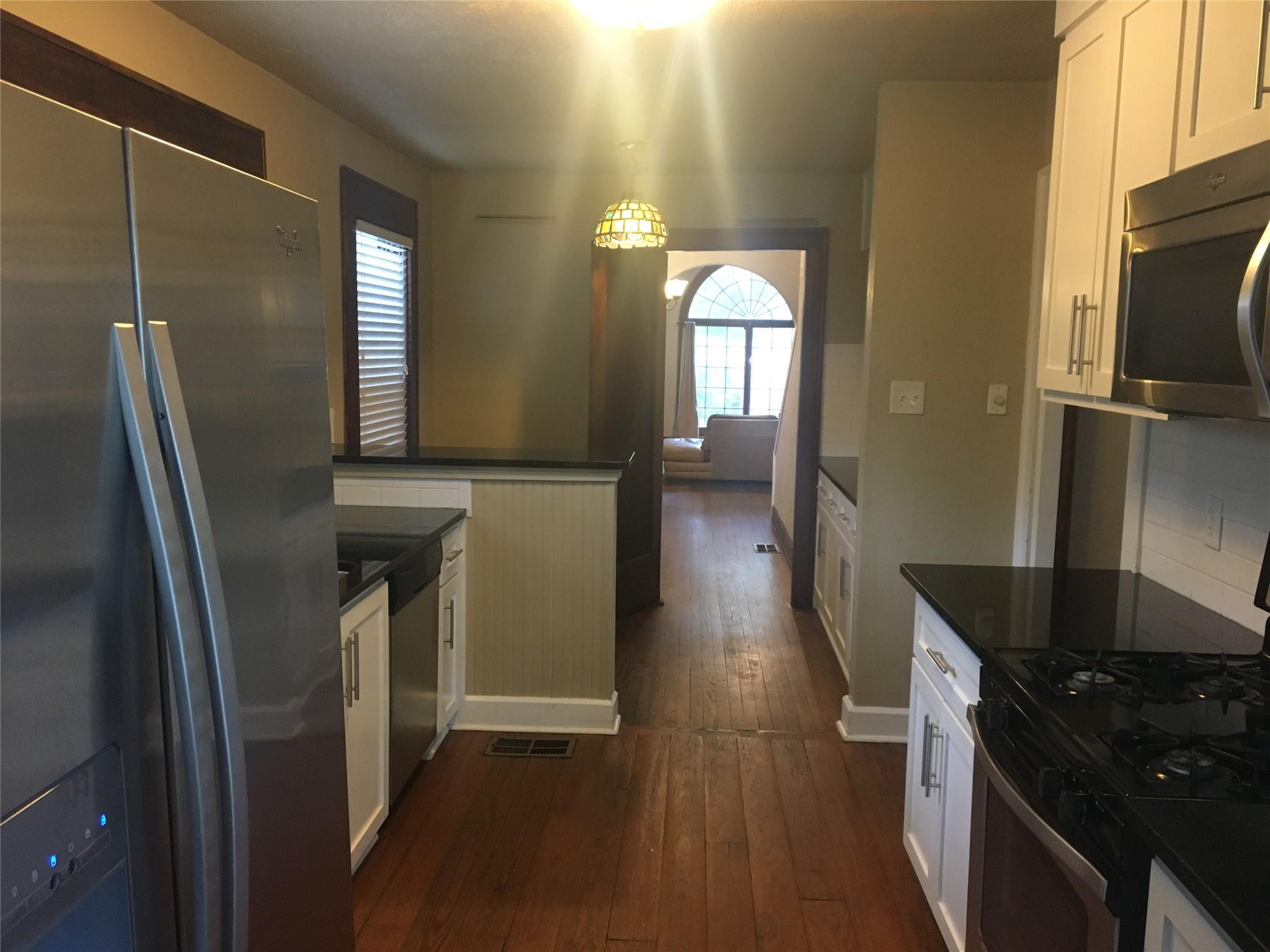 2830 San Gabriel St #a Property Photo 3