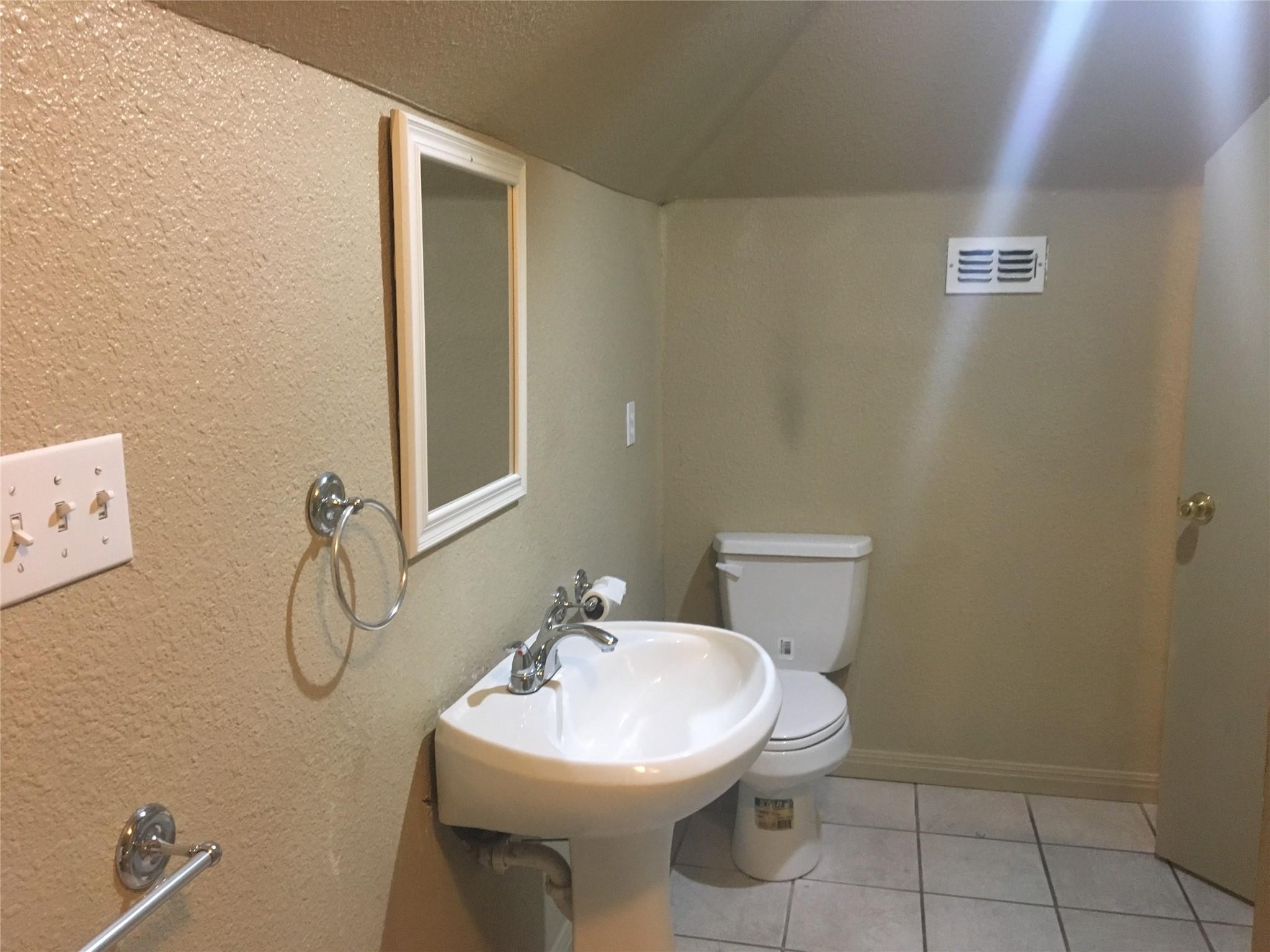 2830 San Gabriel St #a Property Photo 15