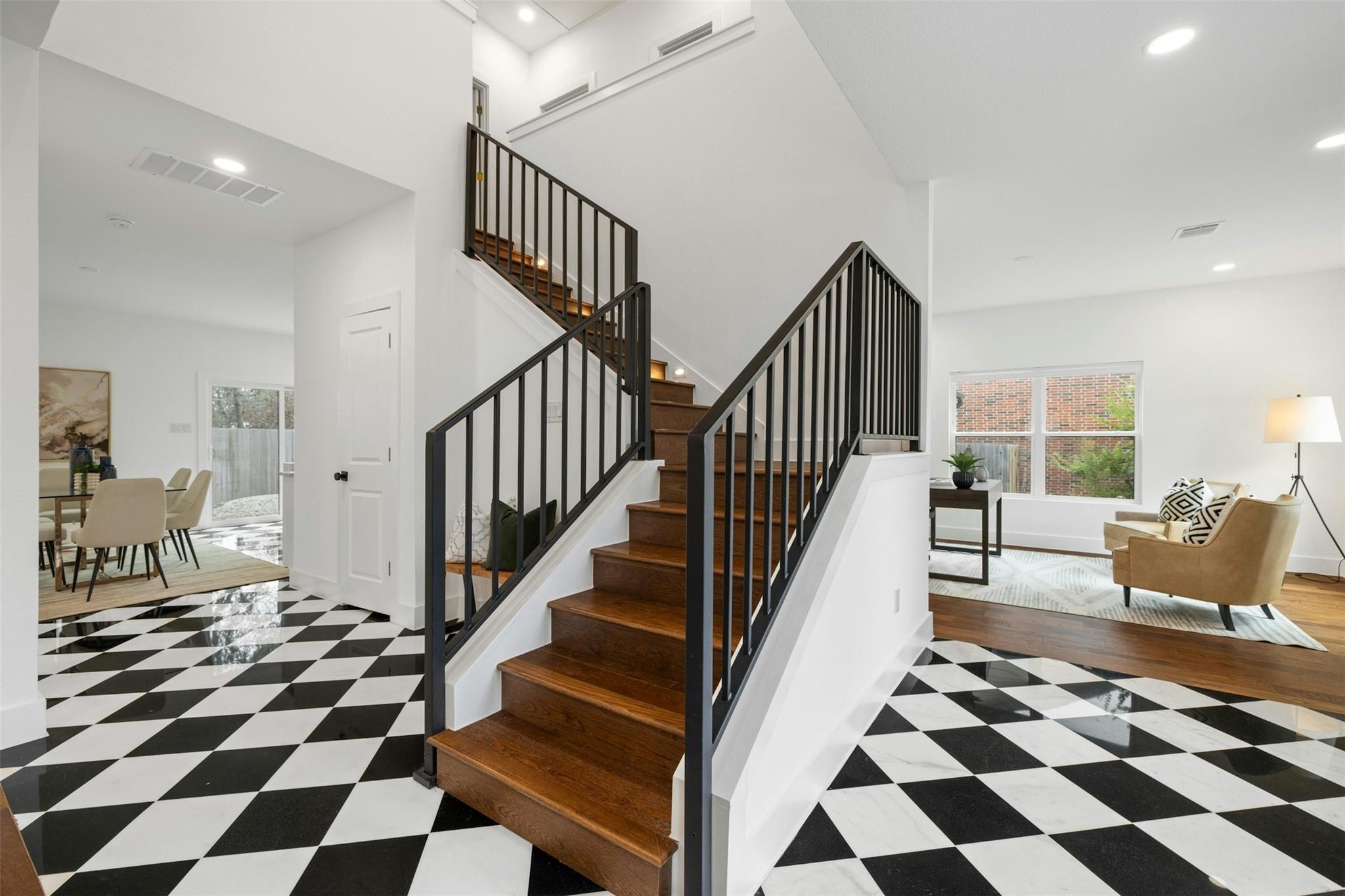 811 Dogwood Trl Property Photo 4