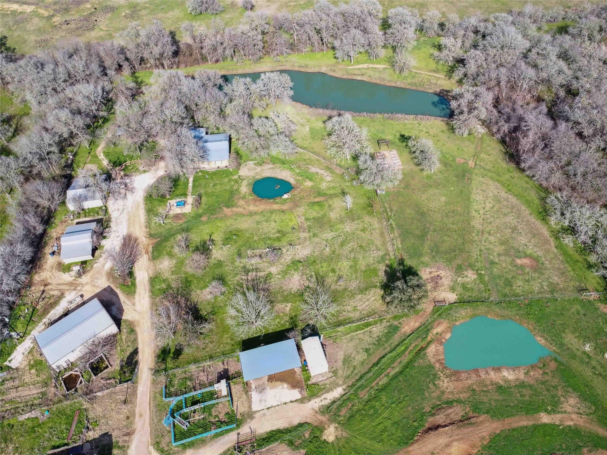 2048 Fm 812 Property Photo 5