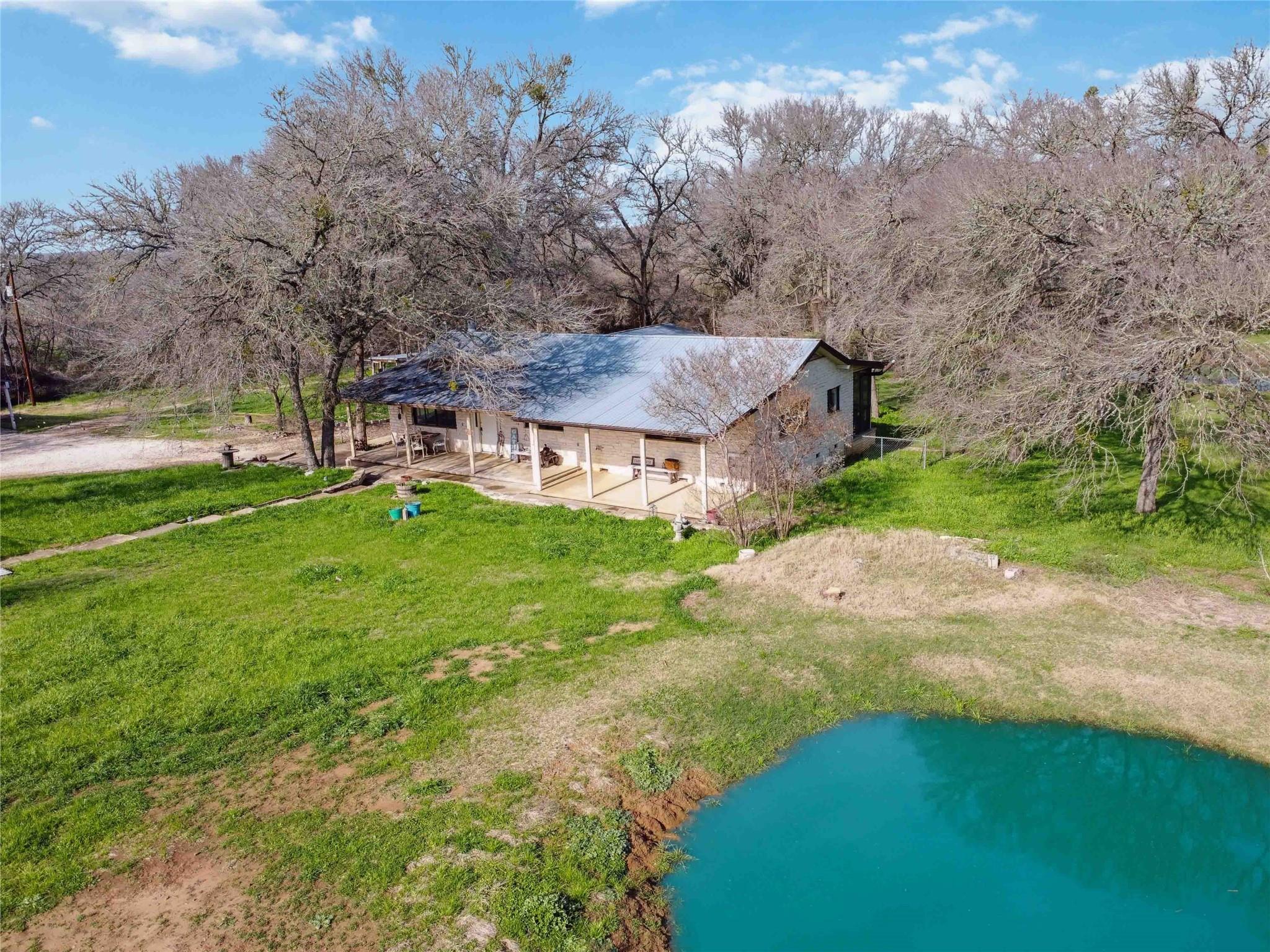 2048 Fm 812 Property Photo 11