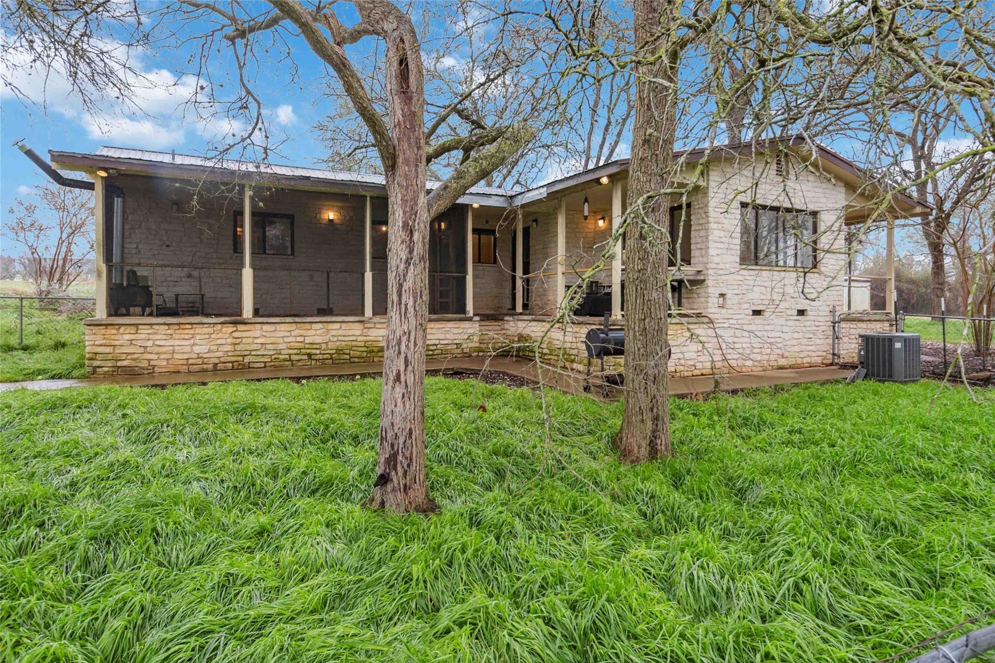 2048 Fm 812 Property Photo 31
