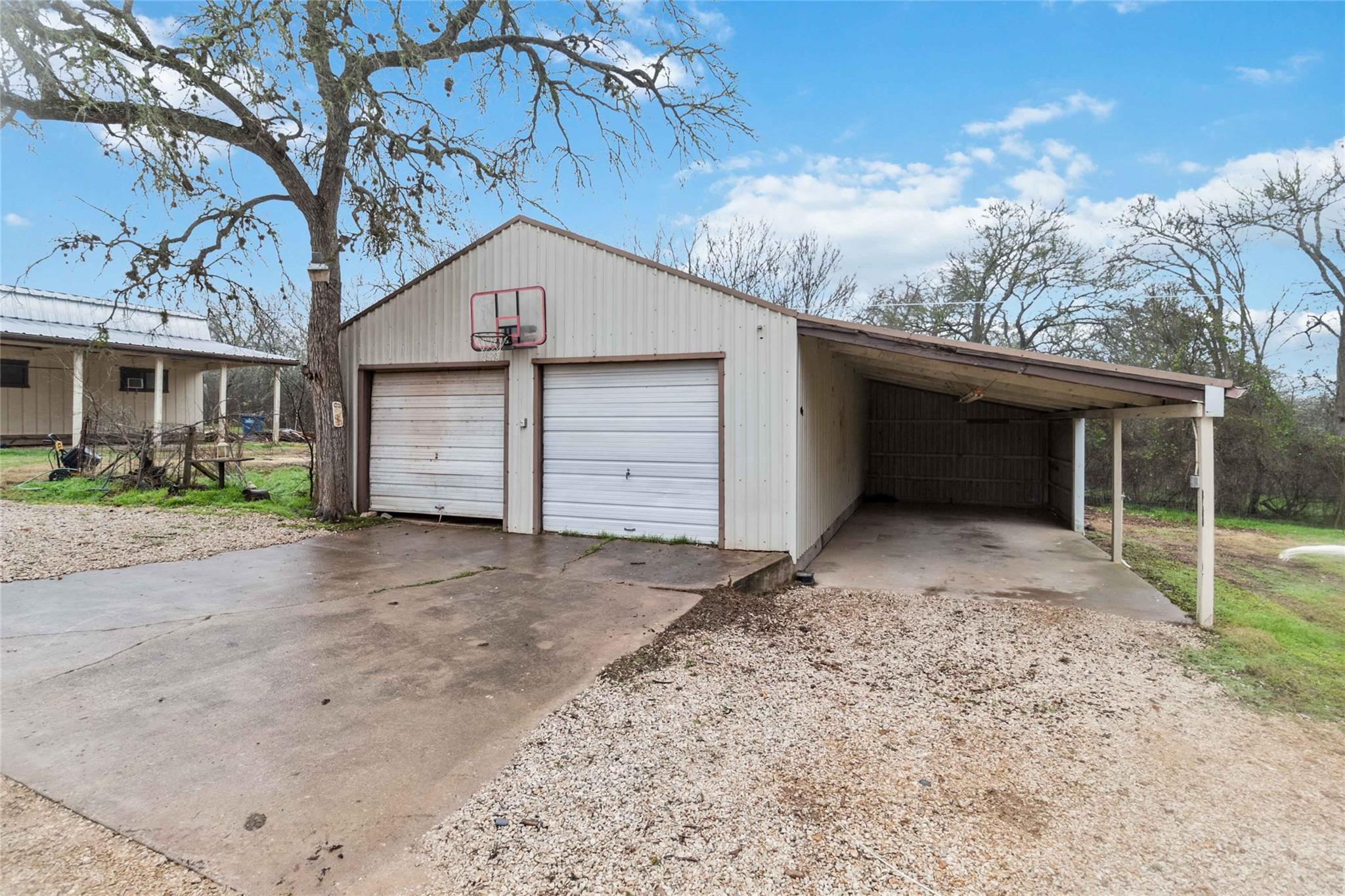 2048 Fm 812 Property Photo 33