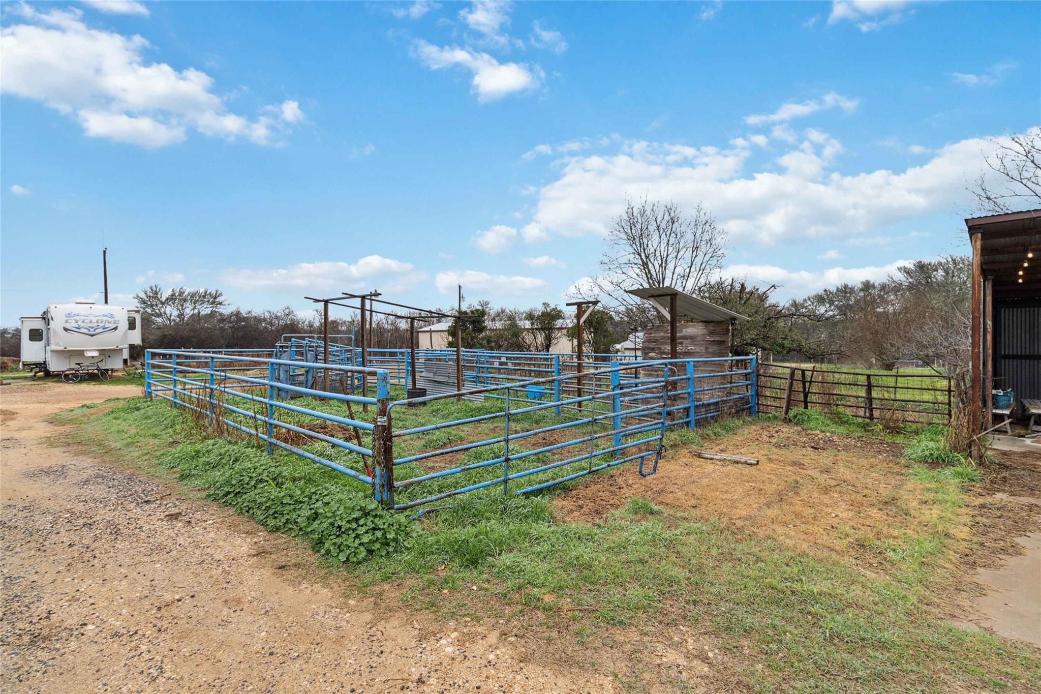 2048 Fm 812 Property Photo 36