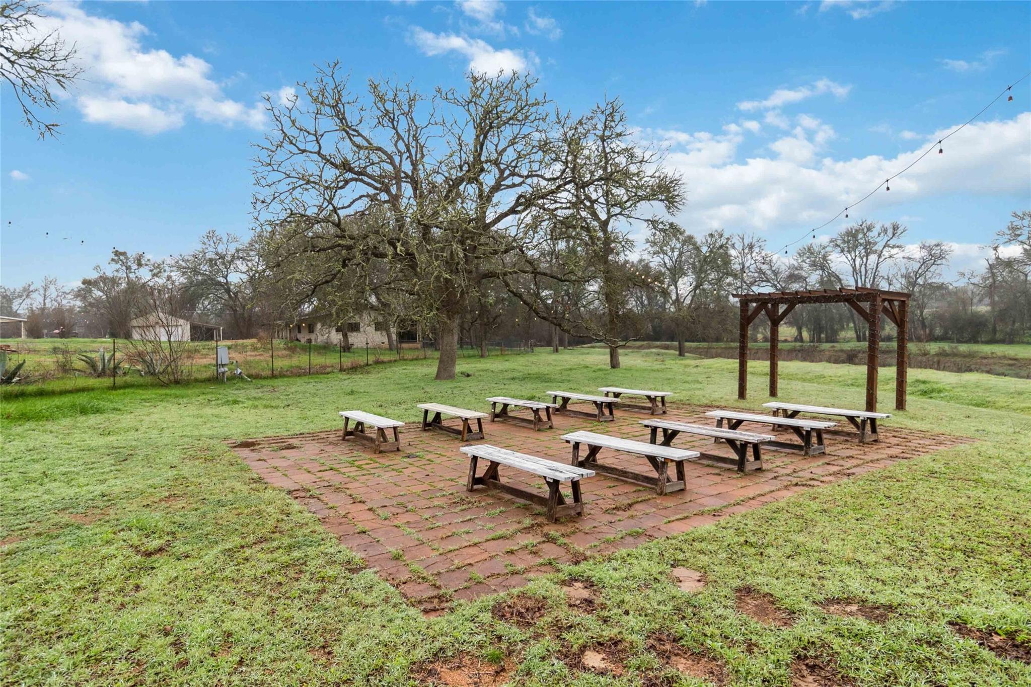 2048 Fm 812 Property Photo 39