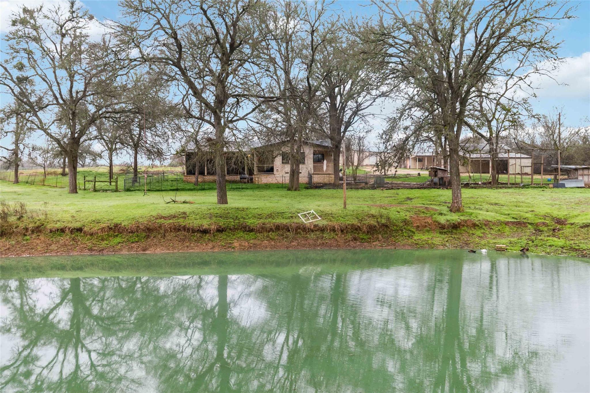 2048 Fm 812 Property Photo 40