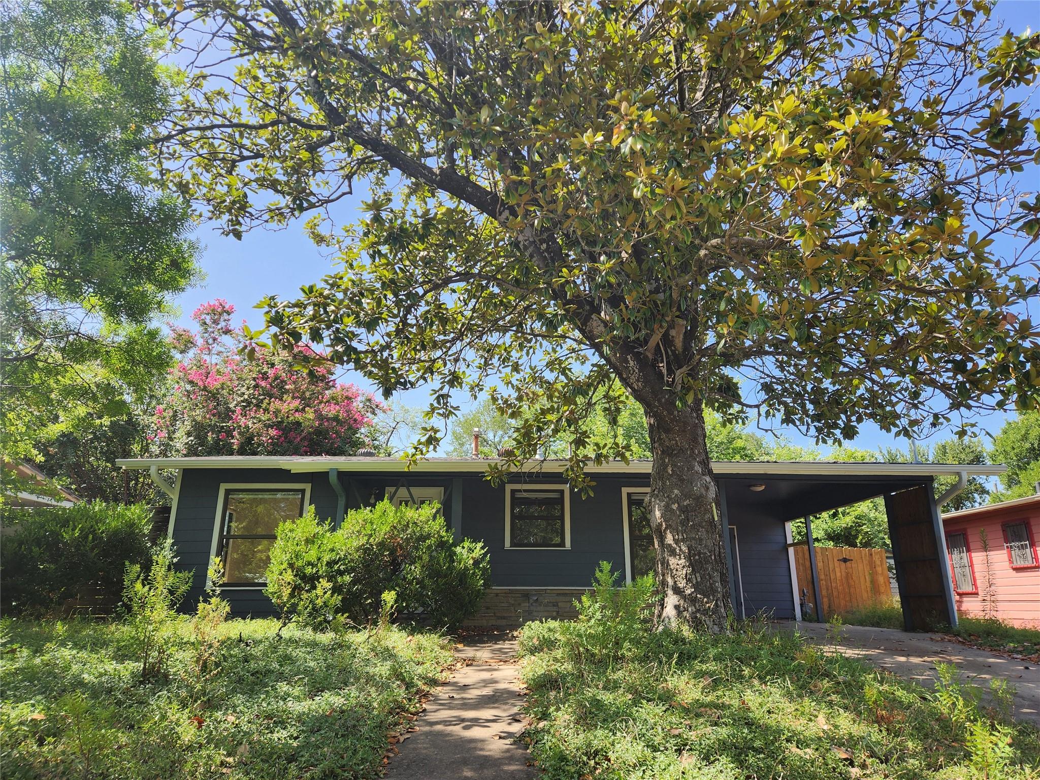 4409 Leslie Ave Property Photo 3