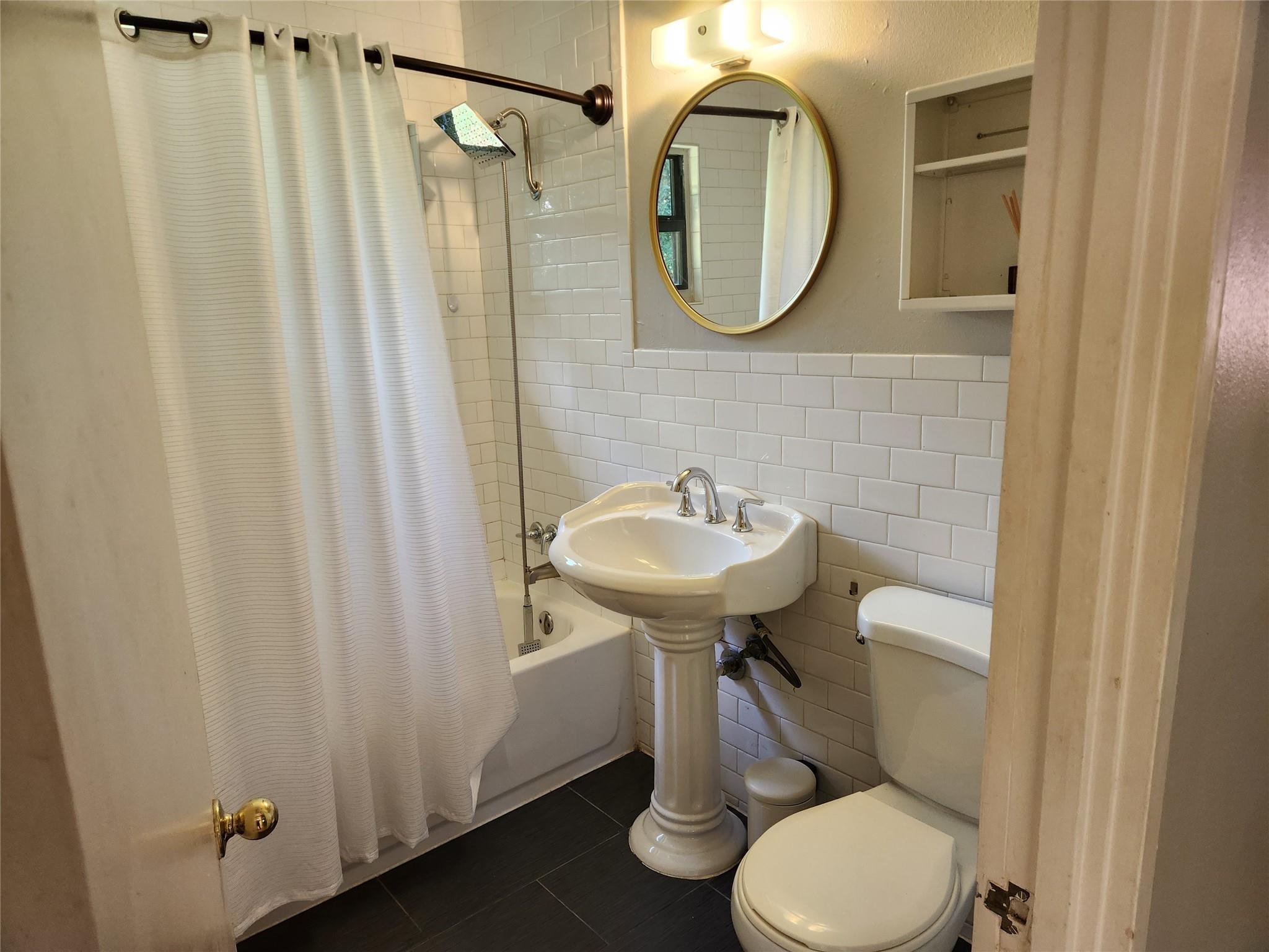 4409 Leslie Ave Property Photo 11