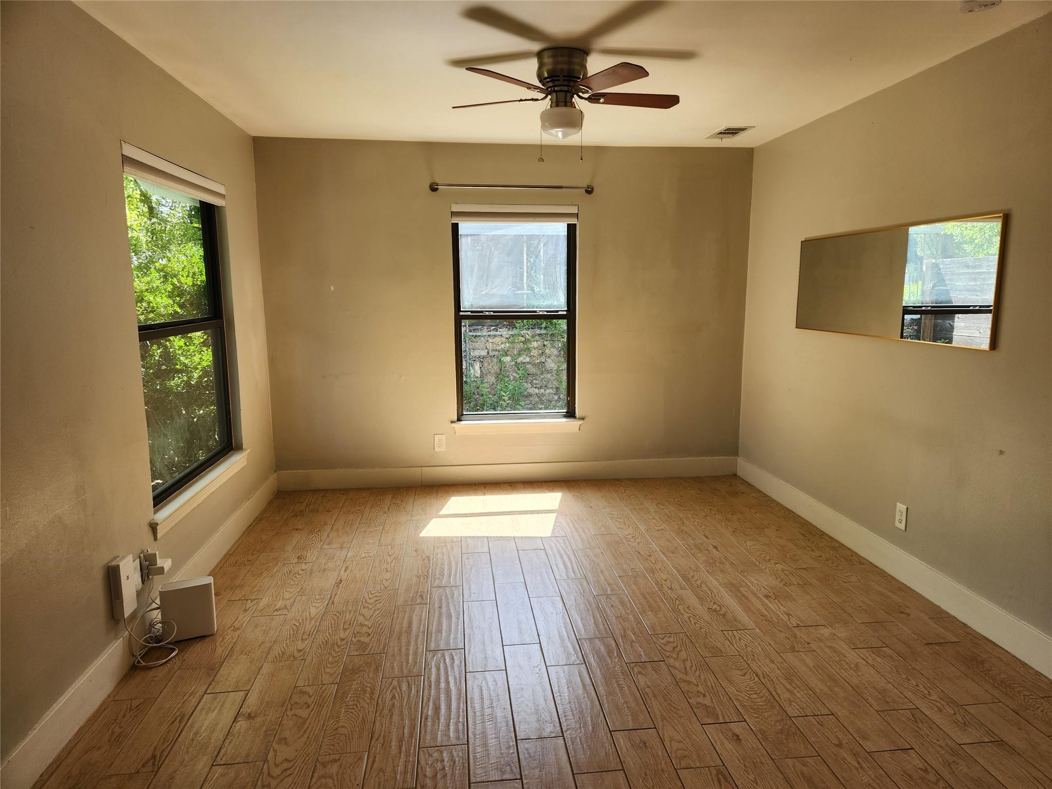 4409 Leslie Ave Property Photo 12