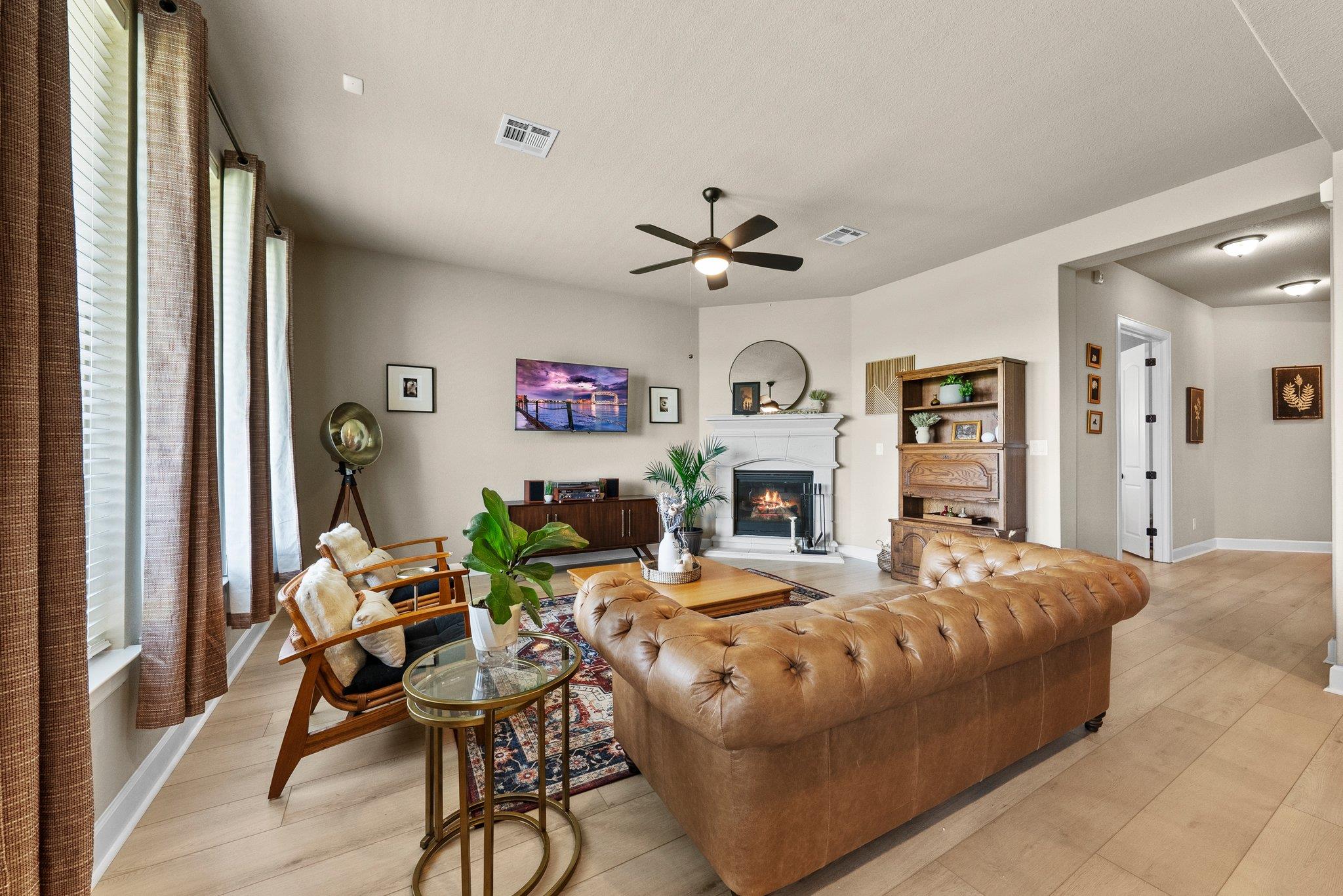 3328 Balboa Way Property Photo 5