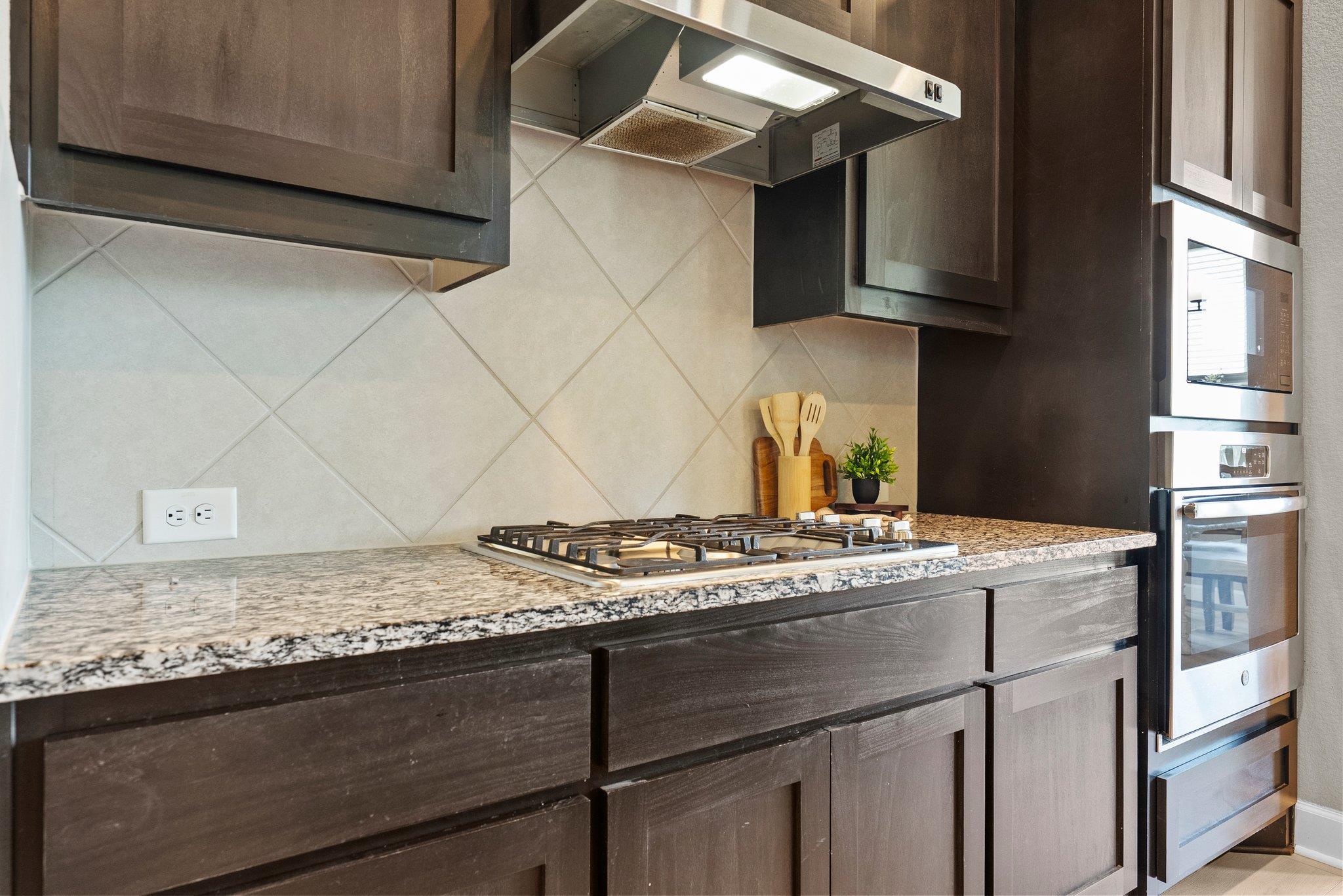 3328 Balboa Way Property Photo 12