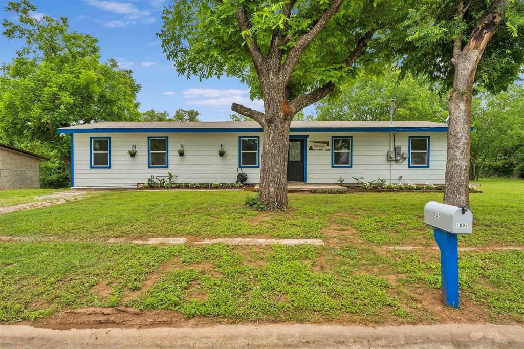 1002 S Pierce St Property Photo 1