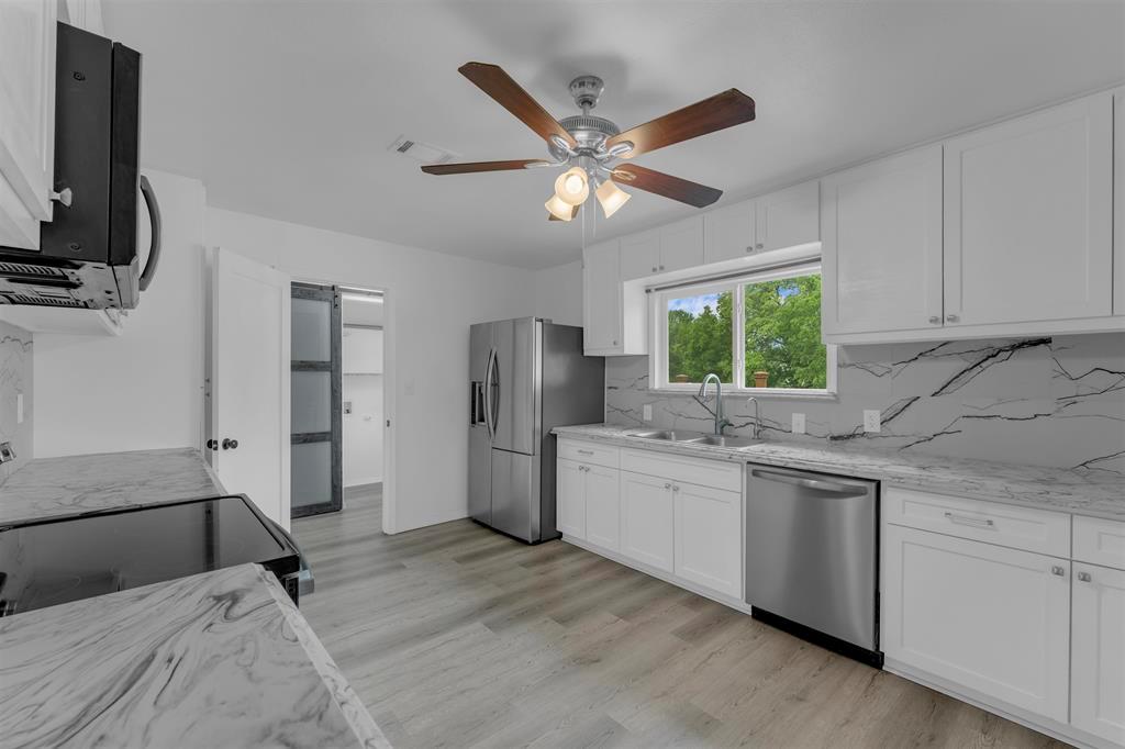 1002 S Pierce St Property Photo 10