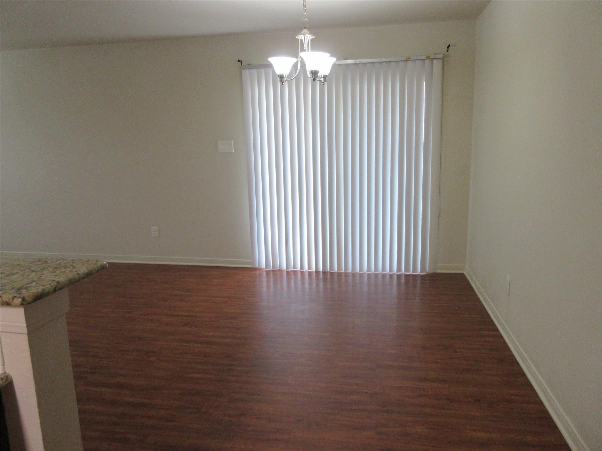2804 Crystal Cir #a Property Photo 5