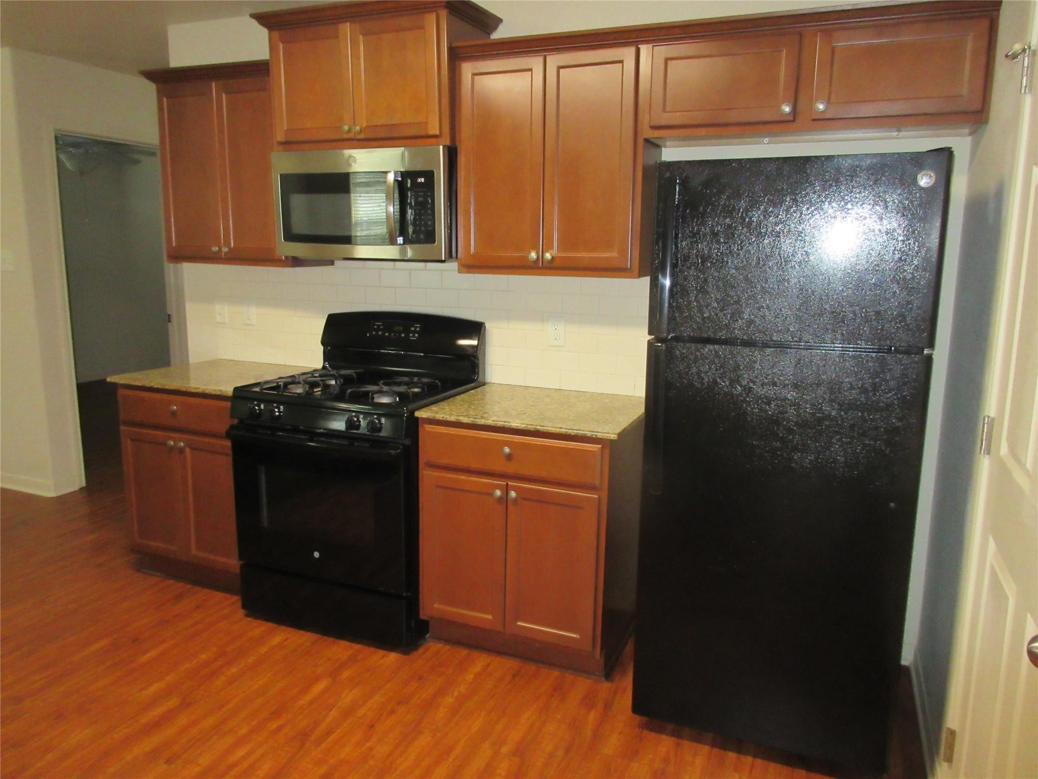 2804 Crystal Cir #a Property Photo 7