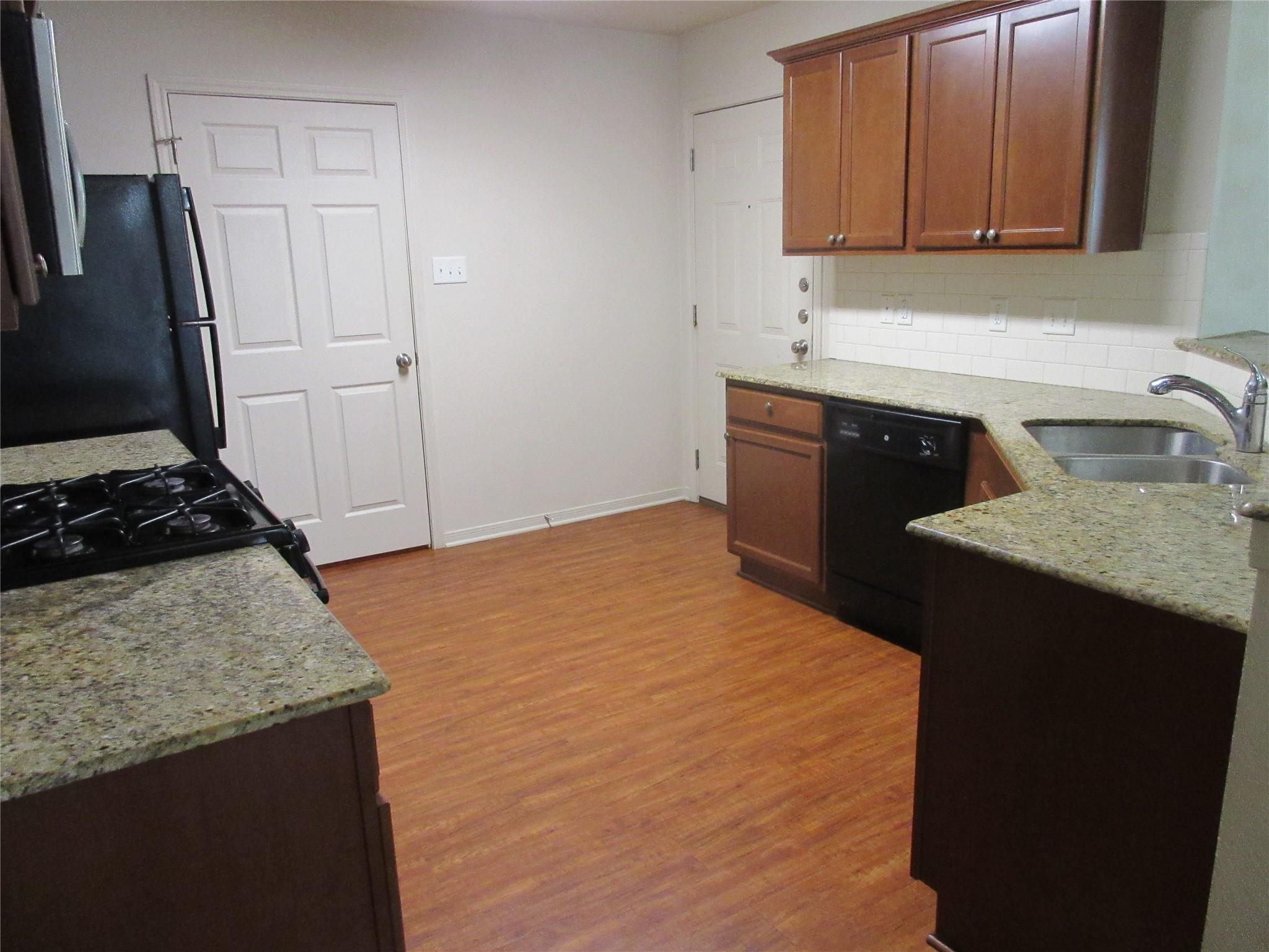 2804 Crystal Cir #a Property Photo 8